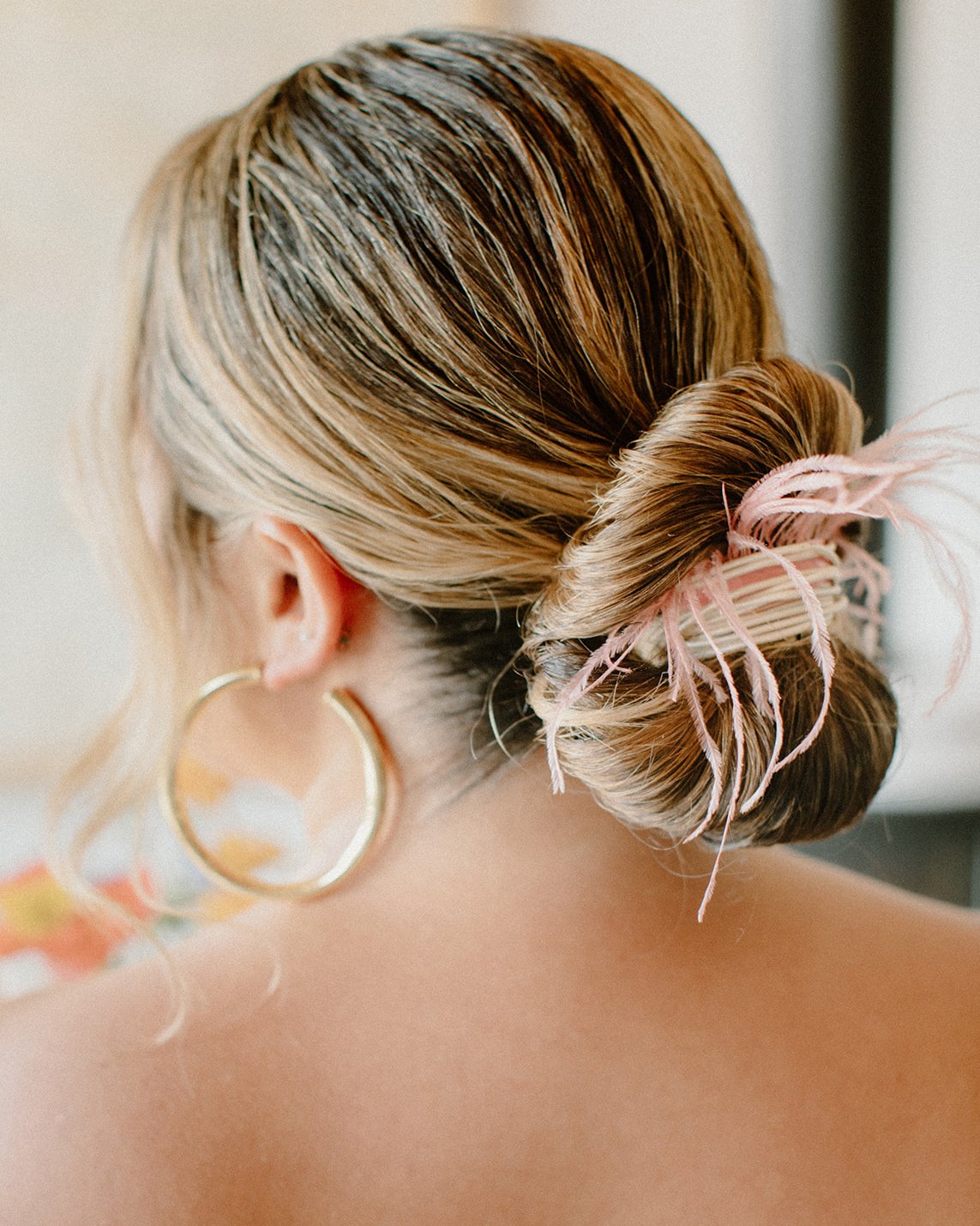 have some fun with it 🩷

we are always down for a bridal accessory 

looking back on this styled shoot has us SO ready for summer weddings

by vanessa 

📷 @quinnoberlander 
🏠 @huckleberryhouse_ 
💄 @staygoldaesthetics 
💐 @bogiesblooms 

hihoneysa