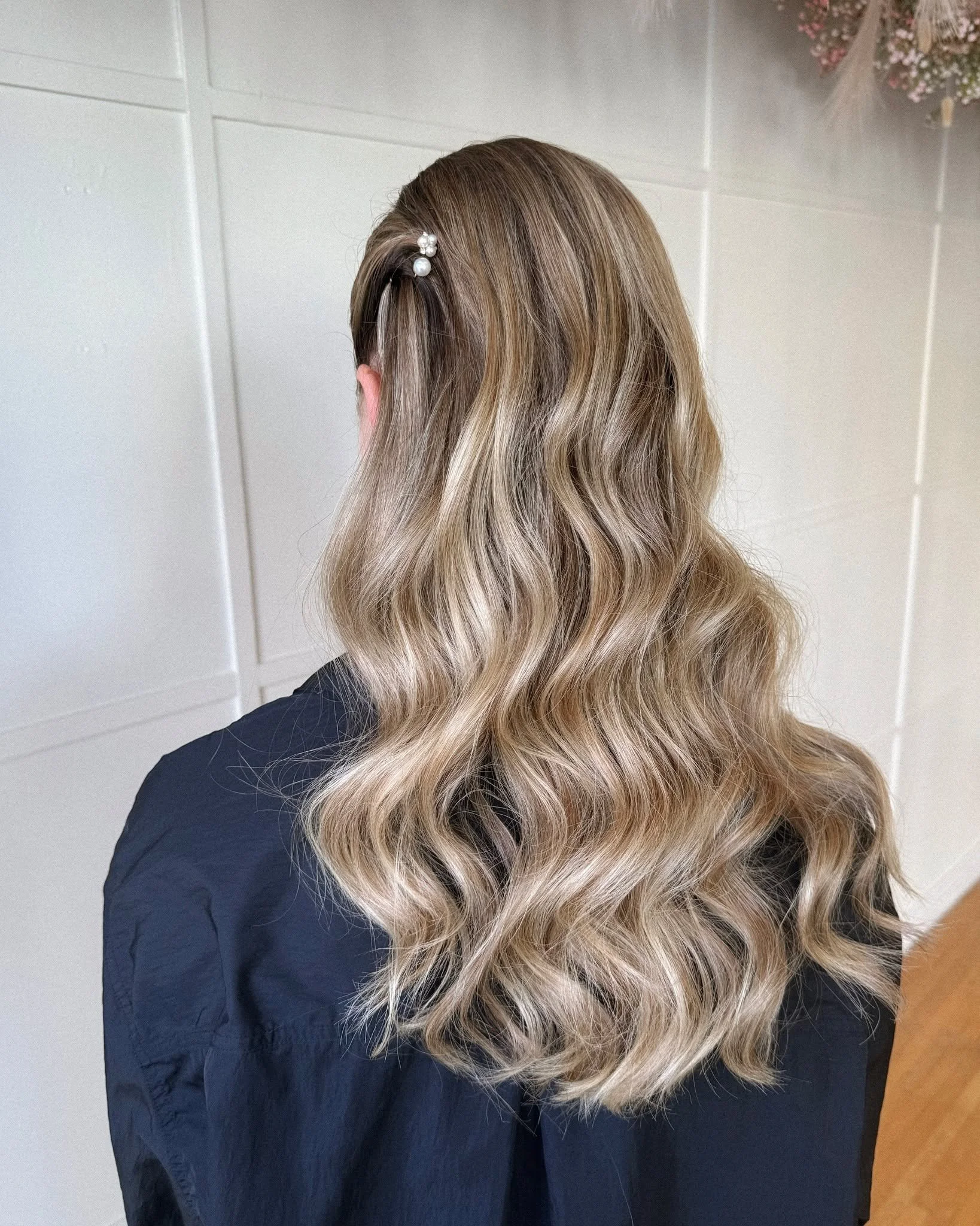 relaxed hollywood waves 👏🏼

bridesmaid by mya

#bridesmaidstyle #hairstyle #bridesmaidhair #hollywoodwaves #weddinghair