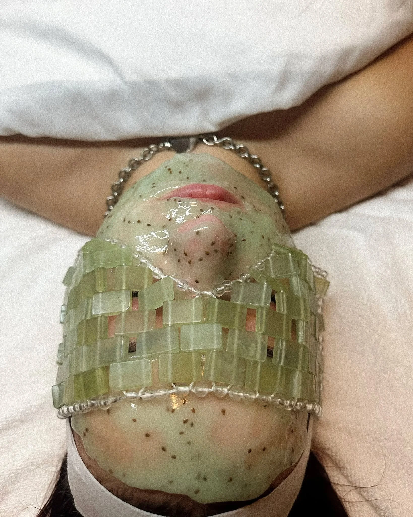 facials, lashes, repeat 🍾 

come hang with lexie! 
call/text/dm to book

#hihoneysalon #bismarckesthetician #facialtreatments #lashlift #selfcareday
