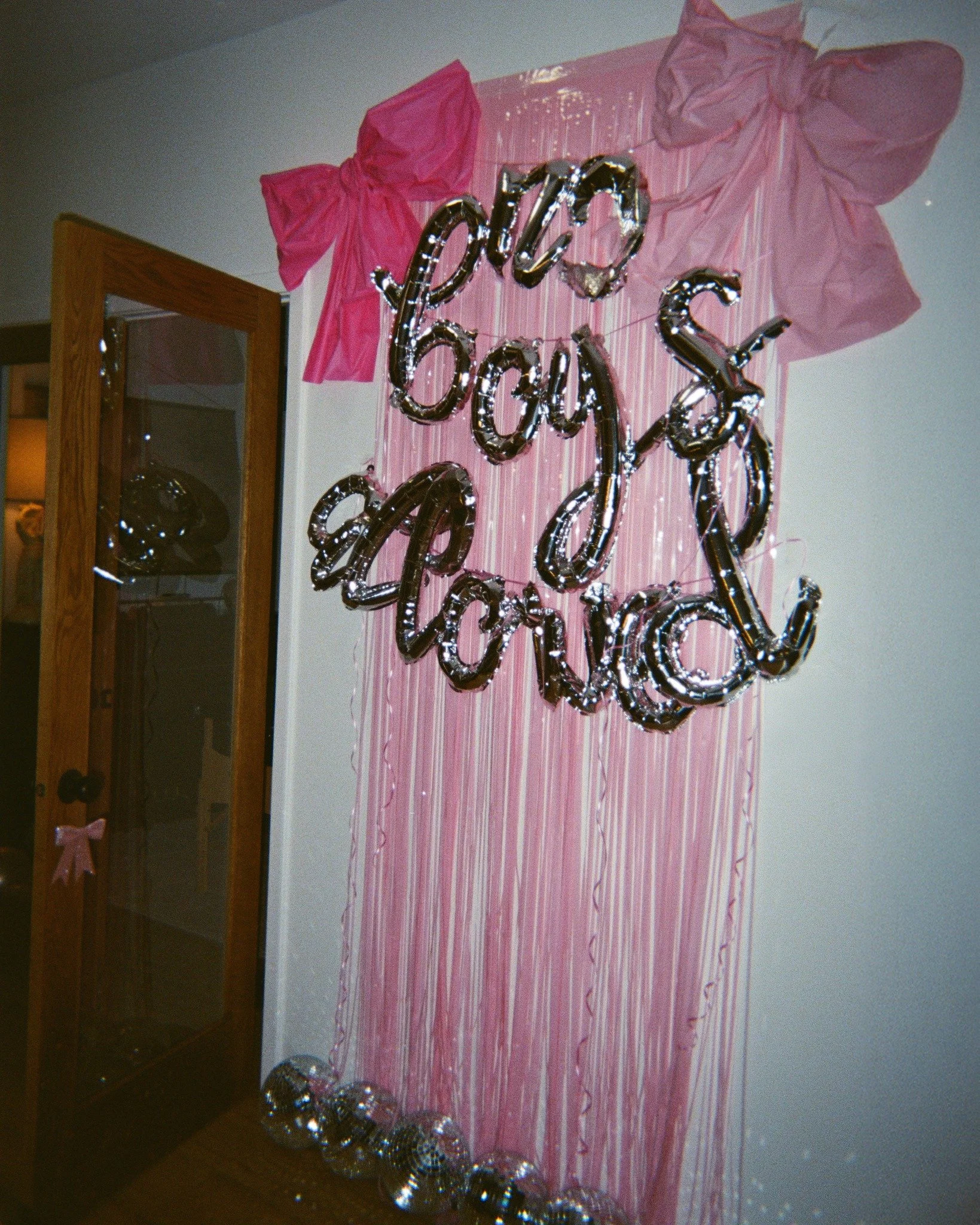 no boys allowed 💋

just good deals.

starting tomorrow we&rsquo;re kicking off girls only picks!
each week one stylist is sharing her favorite product&hellip; and it&rsquo;ll be 30% off all week.

stay tuned to see which girlie goes first 👀

hihone