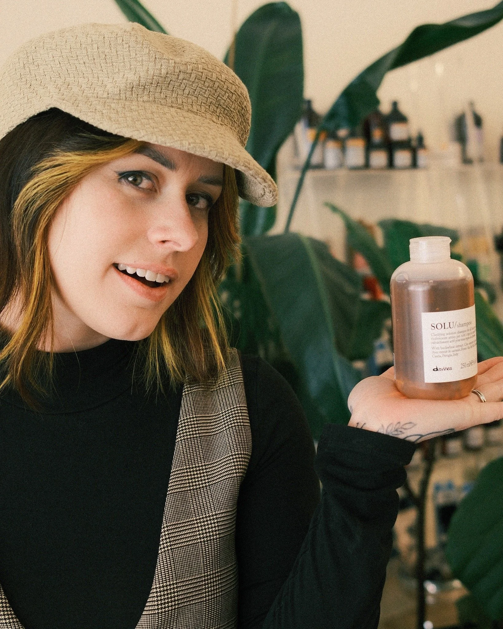 bre&rsquo;s pride and joy 👩&zwj;🍼

you can always find solu shampoo in bre's shower, and you&rsquo;ll want it too if you&rsquo;re a little heavy-handed with products and need a good reset without stripping your hair.

plus the smell&hellip; 💯

gra