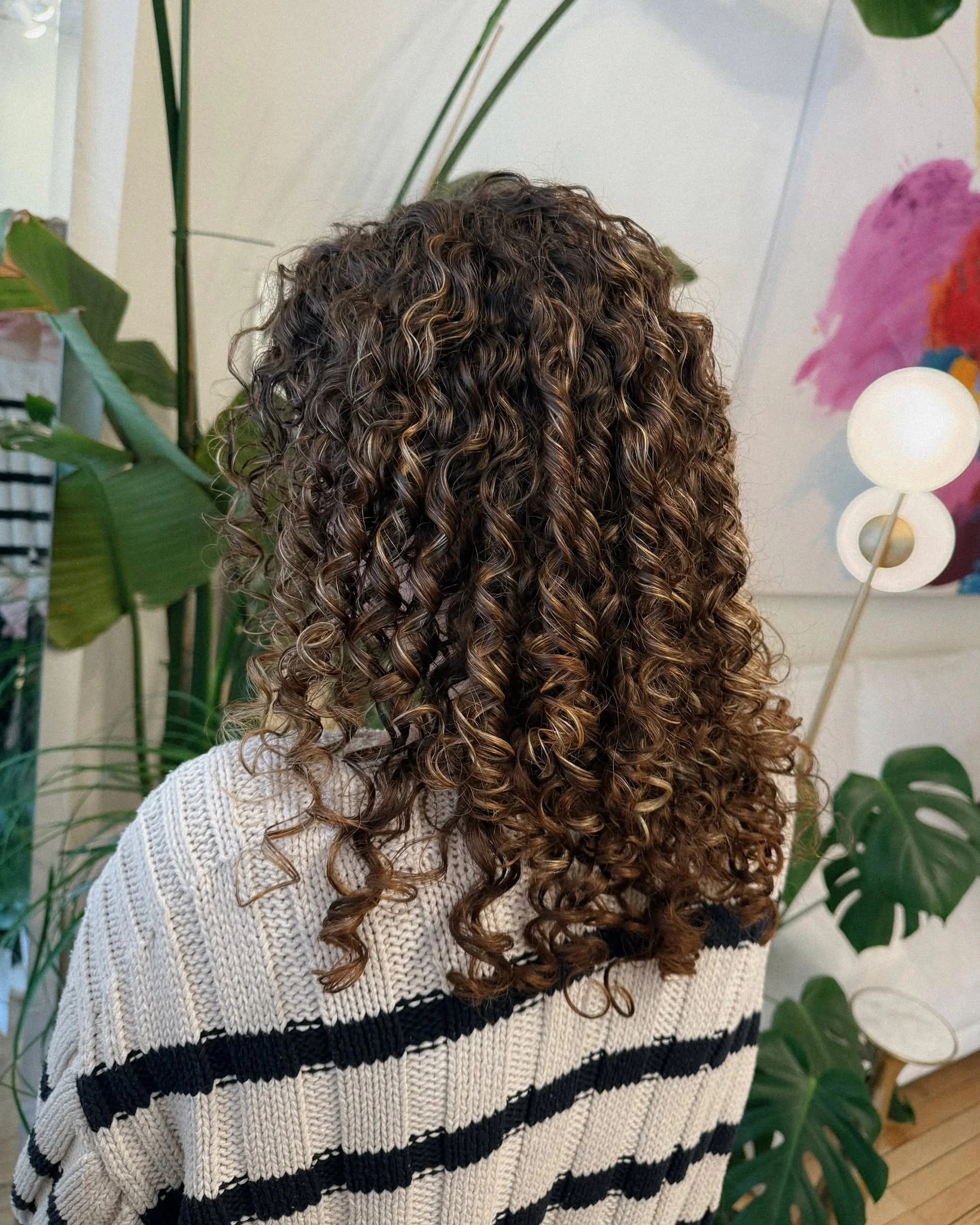 our curl queen does it again 😍

that hydration + shine after her cut is everything! 

for josie by madison

#curlyhaircut #curlyhair #naturalcurls #curlyhairjourney #bismarckstylist