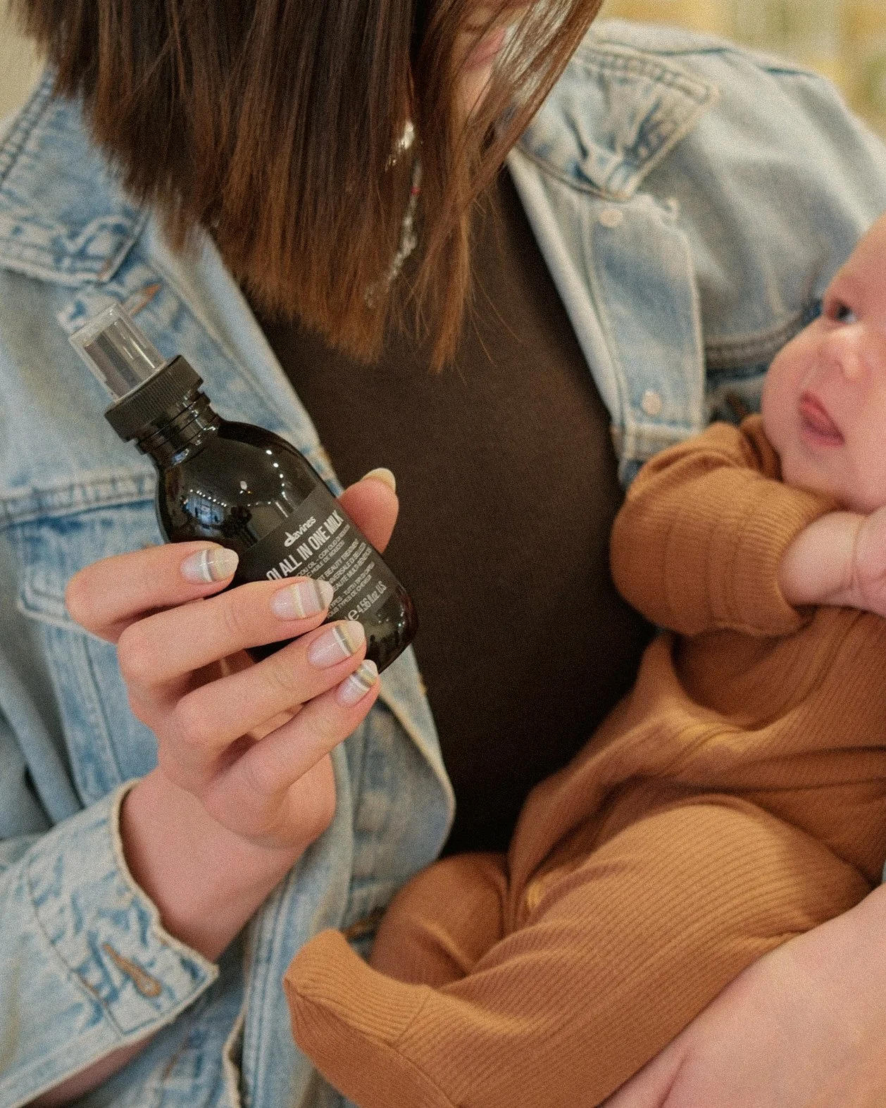 kenzie&rsquo;s fave 🥰

besides sweet bb beck&hellip; 

oi all in one milk
the leave-in that hydrates, detangles, controls frizz, and protects from heat without weighing hair down.

30% off all week!

#davines #davinesnorthamerica #oi #haircare #leav