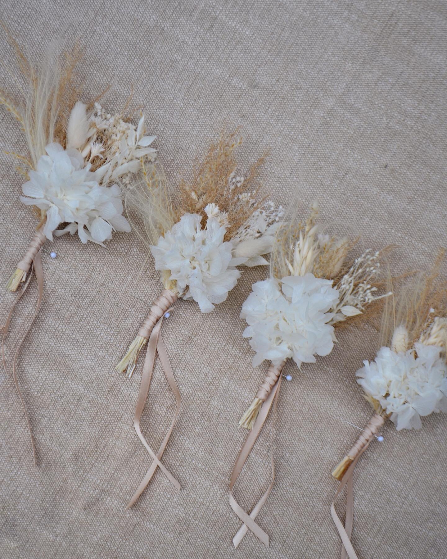 Neutral corsages for Laura &amp; Martin 🕊️ Featuring white hydrangeas, pampas, ruscus, broom &amp; bunny tails 🌾✨