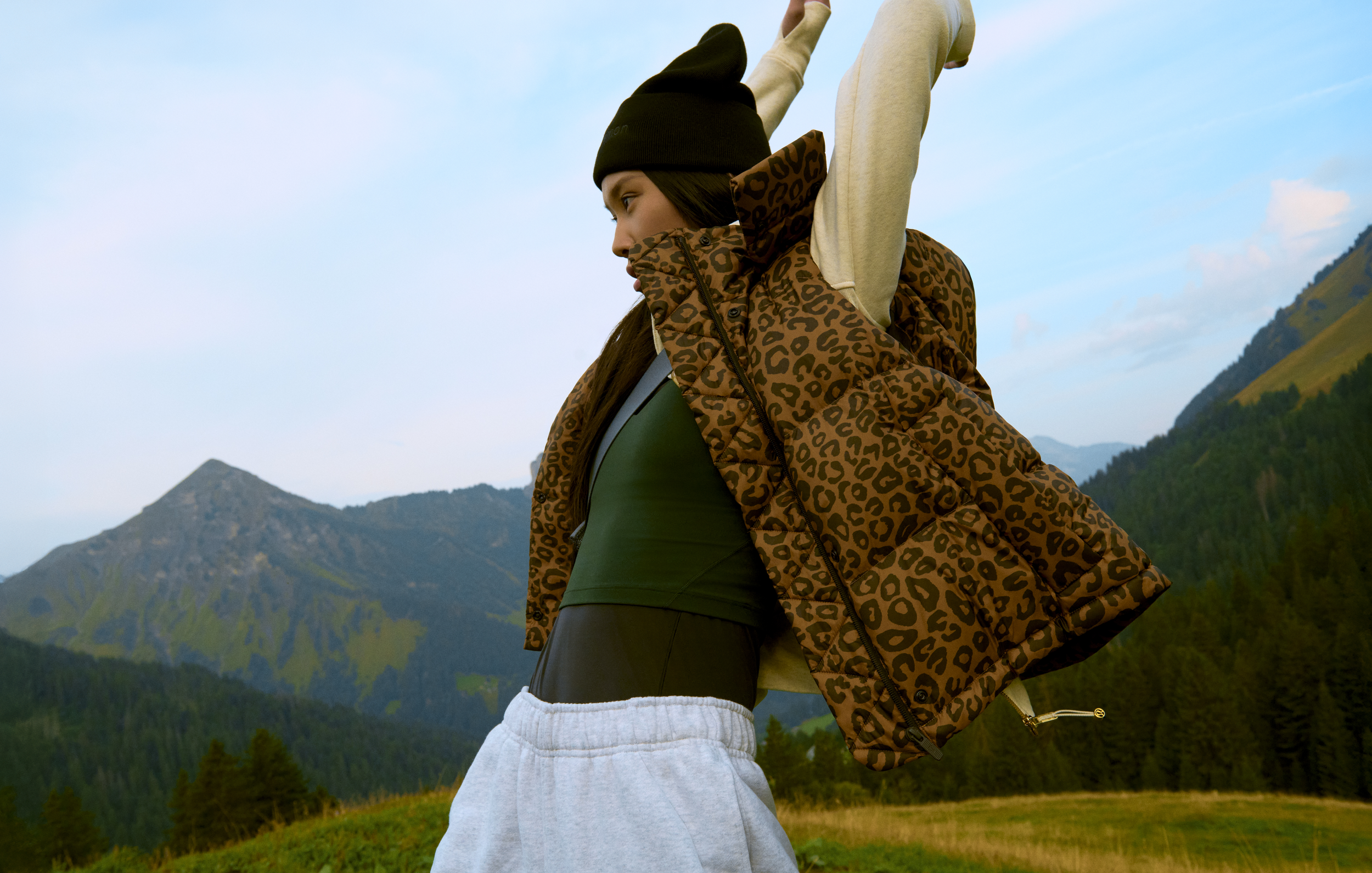 250826_LULULEMOMxOUTWEAR_TJ_06_3066 1.png