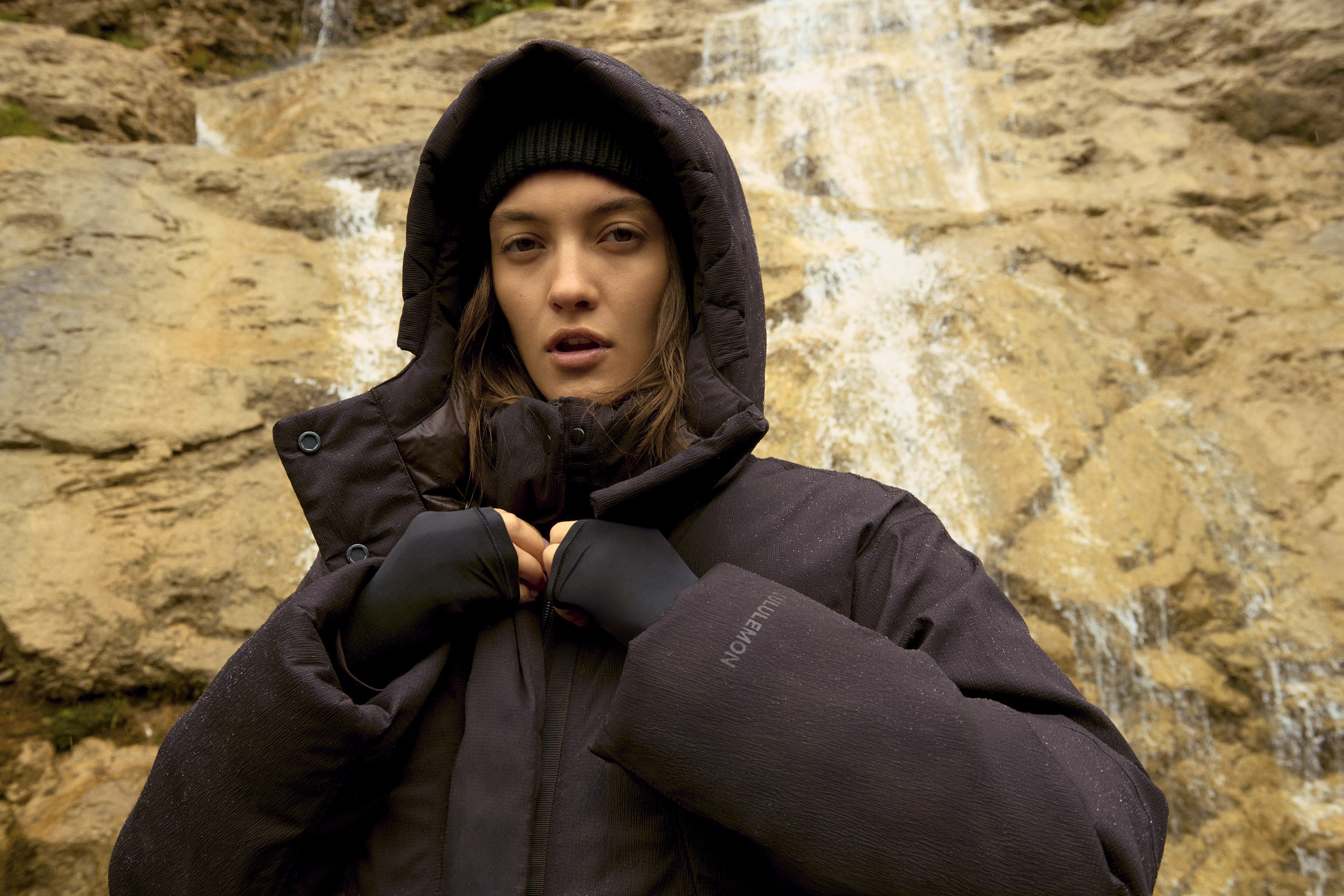 250826_LULULEMOMxOUTWEAR_TJ_10_4657 1.png