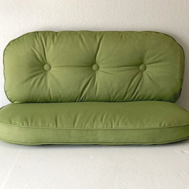 Tufted cushion