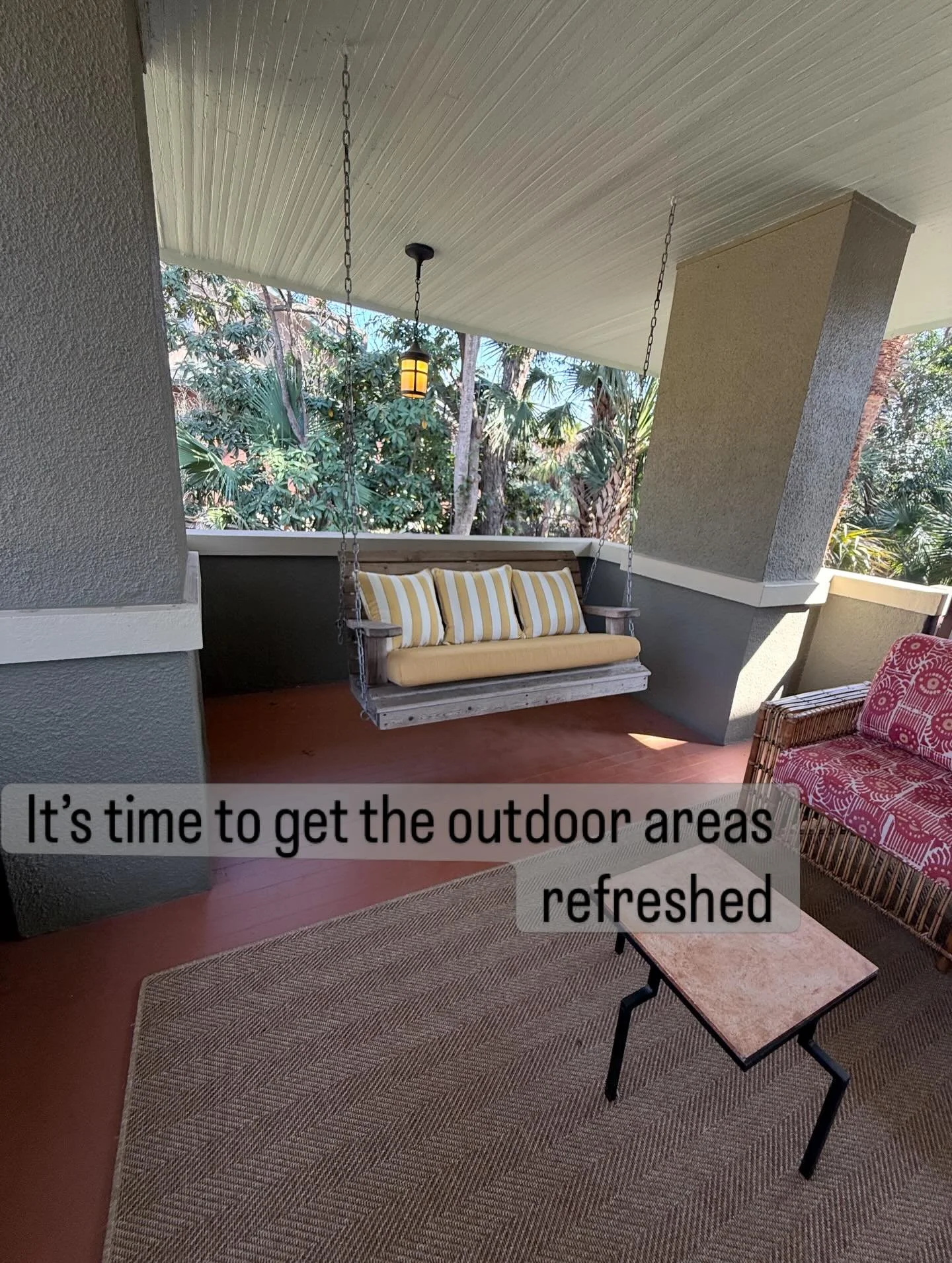 This fun yellow bench is ready for the warmer weather.  #cozygiraffe #customworkroom