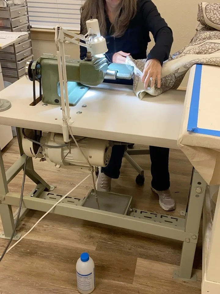Time lapse vs real time.  I know this is faster than hand hemming and I know I&rsquo;ll get faster at using the blind hemmer. For now though, I take it slow to make sure it&rsquo;s done well.
#qualitynotquantity #cozygiraffe #customdraperyworkroom