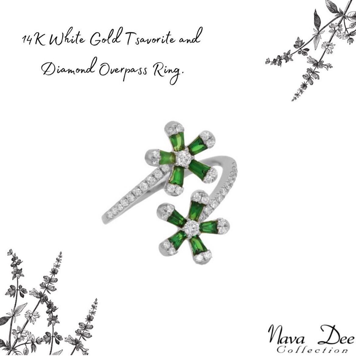 ✨Leave a Little Sparkle Wherever You Go.

✨Overpass Ring With Diamonds and Tsavorite Flowers in 14k White Gold.

📍Want to see this beauty in person? DM for store locations.

#jewelry #shopsmall #accessories #gold #earrings
#trendy #handmadejewelry #