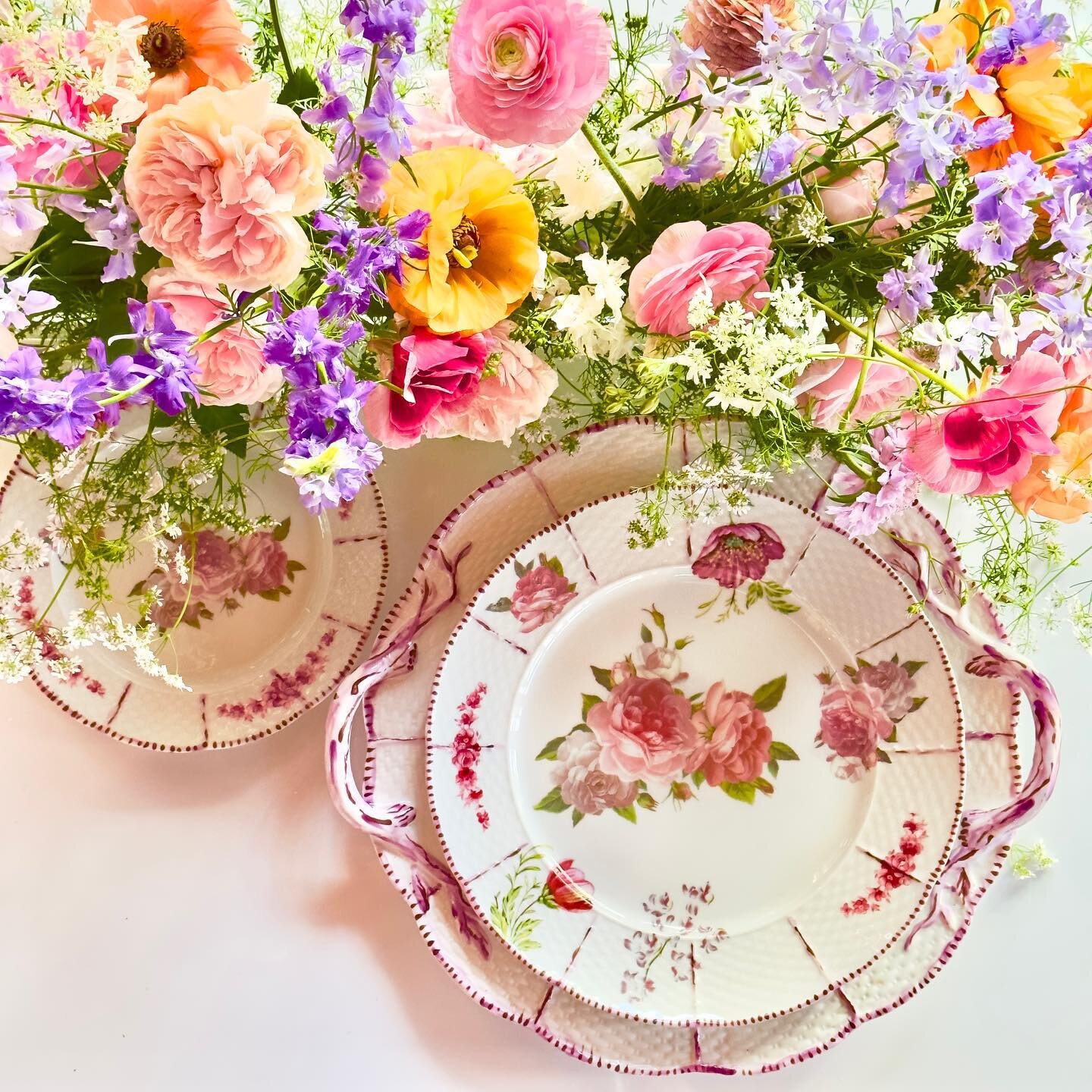 Celebrating Spring! Hand painted and handcrafted porcelain. See website in bio. #bridalregistry  #tablescapes  #aldrecdesignstudio #tablescape  #table  #tablesetting #tableware  #tabledecor #artisantable