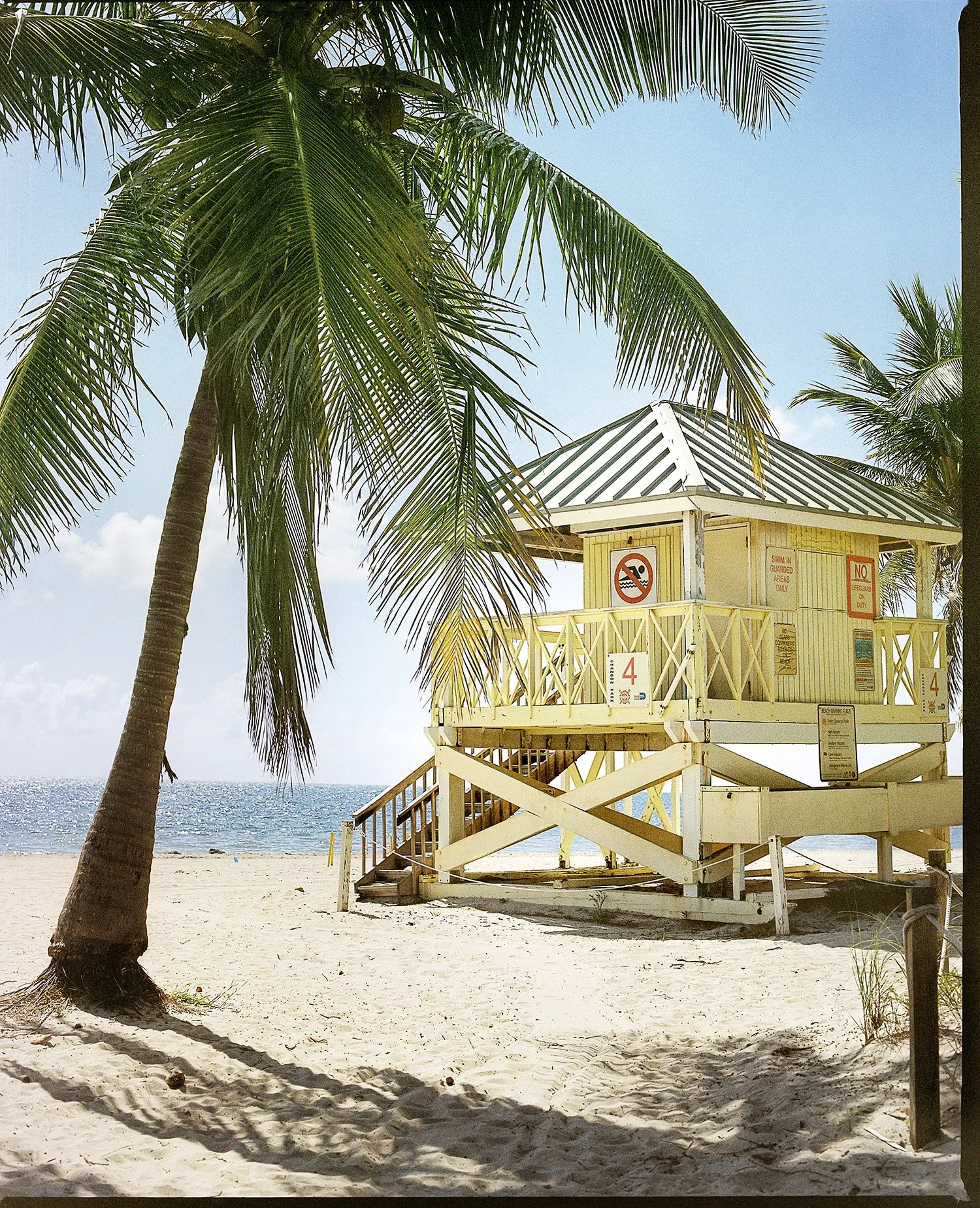 crandon_park_lifeguard_tower_gracol_v1_QC_R600.jpg