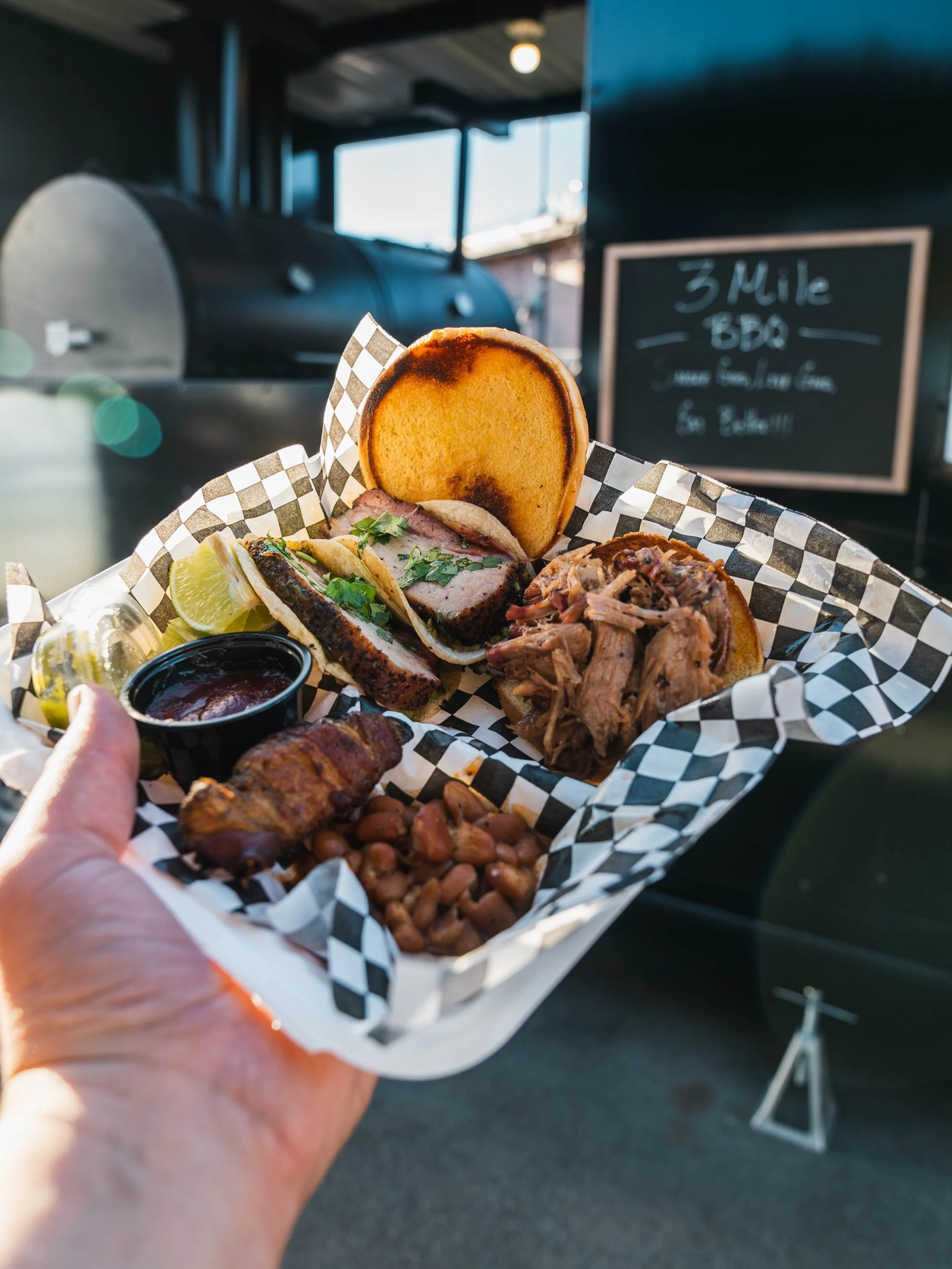 Have you tried our latest addition to the food truck line up!?

@3milebbq is serving up some of the best pork belly and pulled pork in EP! 

Check them out Thursday through Sunday from 4-close, only at NEEP Collective! 

📍8144 Dyer St.