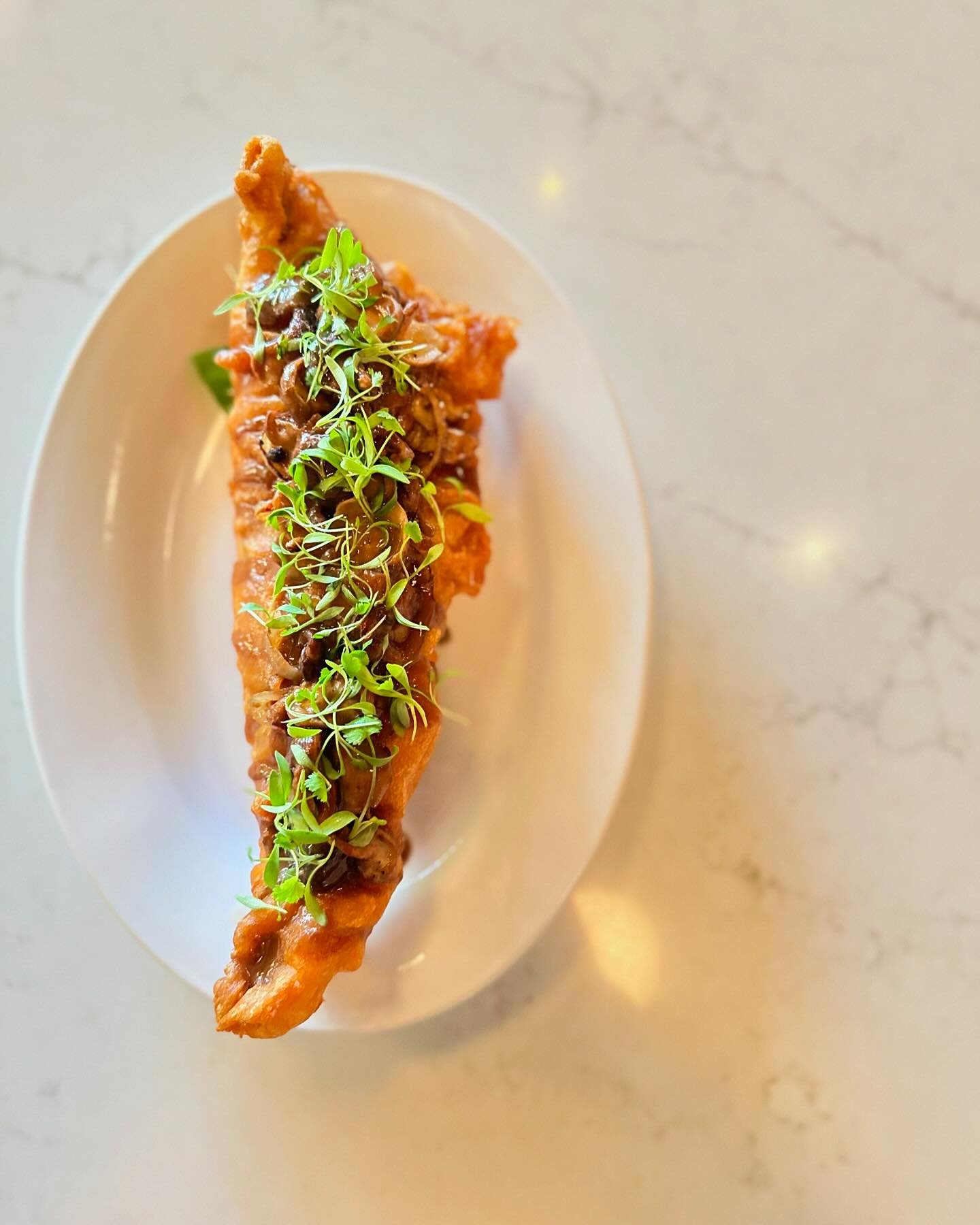 FRIDAY FISH! Beer Battered Walleye with @vitruvianfarms micro shitakii&nbsp;&nbsp;mushroom &amp; duck demo glac&eacute; ✨ 

Holy fish gods Batman. 

#oneandonlywi #fridayfish #monroestreetmadison