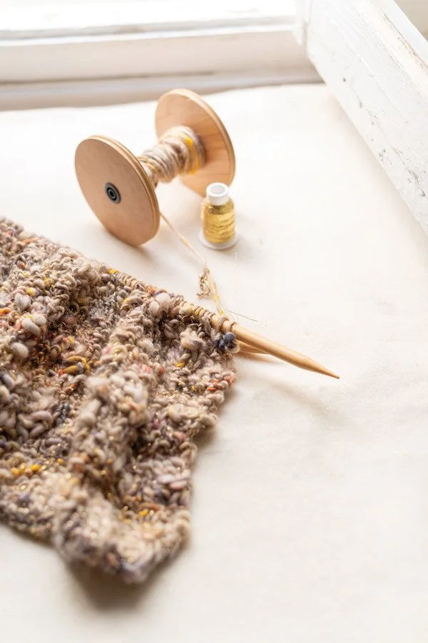 #11-KOEL-Knitting-HANDSPUN-4.jpg