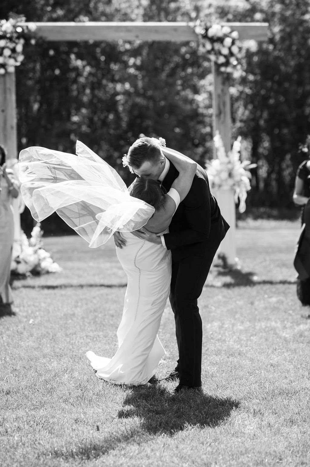 fete-of-wales-wedding-dip-kiss-508.jpg