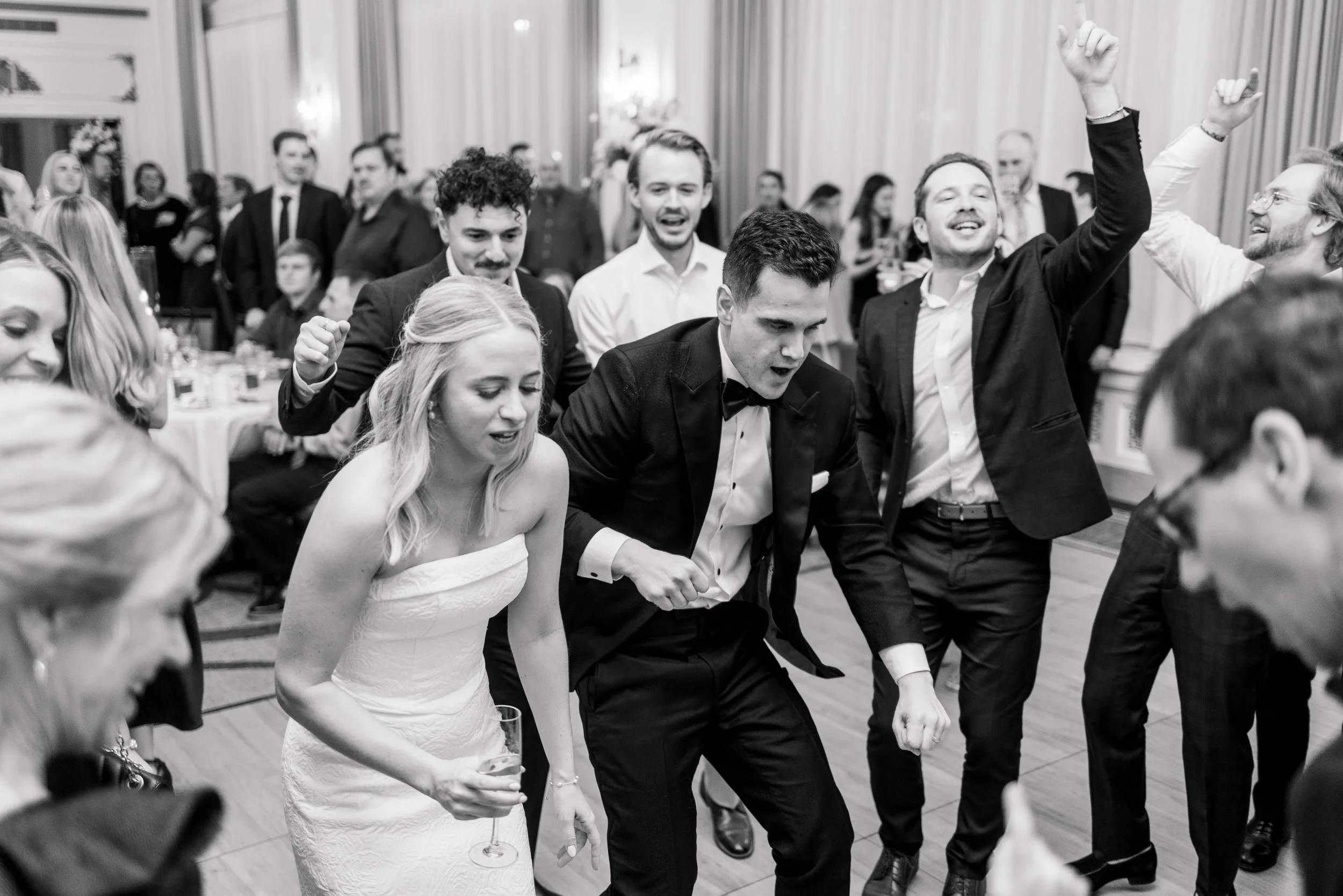 hotel-northland-wedding-dance-floor-325.jpg