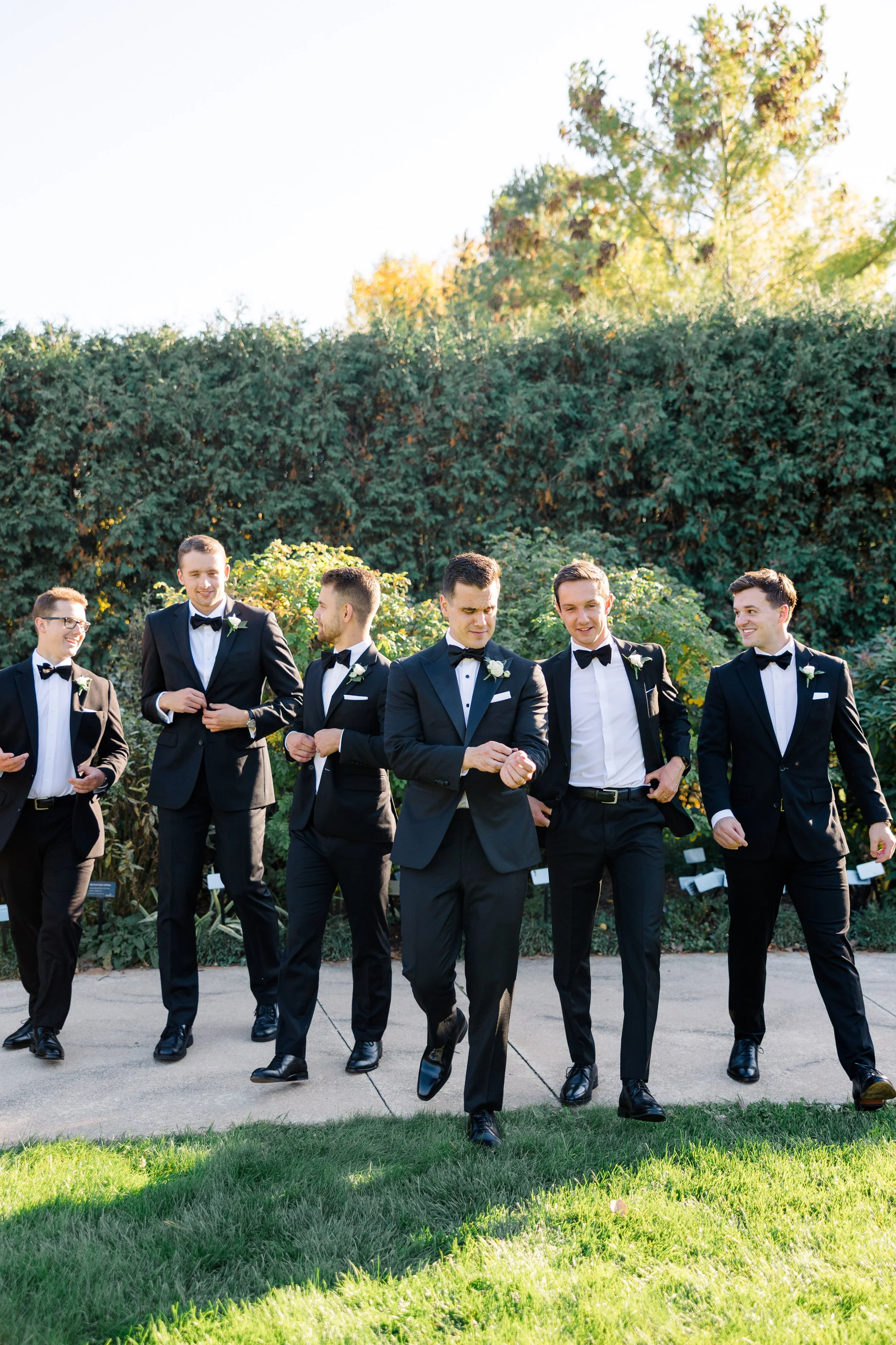 green-bay-botanical-garden-wedding-groomsmen-144.jpg