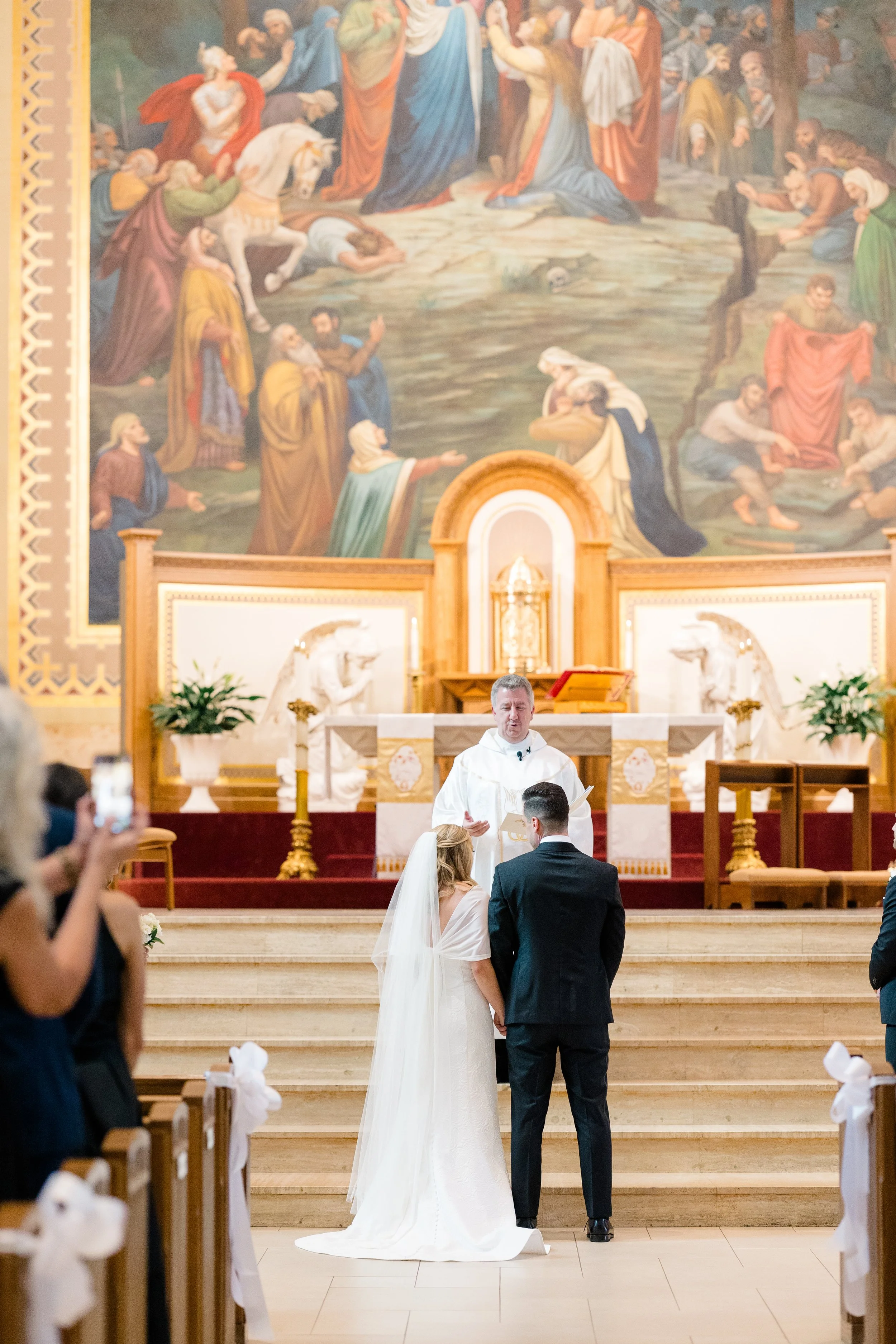 St-Francis-Xavier-Cathedral-Green-Bay-wedding-93 (1).jpg