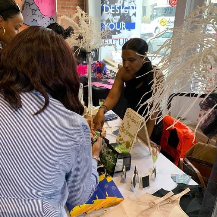 Calling all fashionistas! Gather your girls and head to Strand Night Club for a pop-up shopping party like no other. Vendors, click the link in bio to register, and guests can RSVP to join the party from 4 pm to 9 pm! 💅🥂👜 #SipAndShop #GirlsNightDC