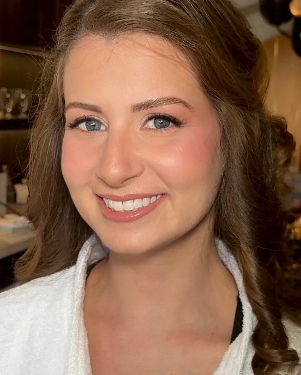 Fresh makeup on this bridal party beauty 🌸 Less is more when her skin looks this good!.✨ 

That doesn&rsquo;t mean less steps are taken, or less products are used - just different techniques, lighter layers, and more natural color choices. Even for 