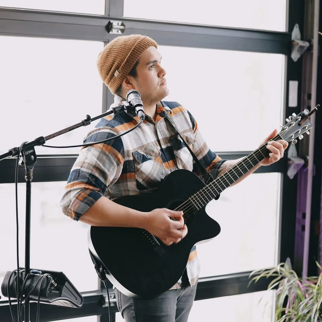 Live Music in Leesburg with Grayson Moon