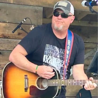Live Music in Leesburg with Rowdy (Solo)