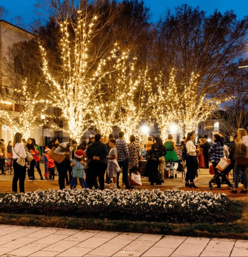 It&rsquo;s Christmas at the shops! 🎄✨ Here are three fabulous Christmas celebrations happening at your favorite Charlotte shopping destinations beginning today that you won&rsquo;t want to miss out on! 🛍️🎁

Holiday Celebration &amp; Shopping Strol