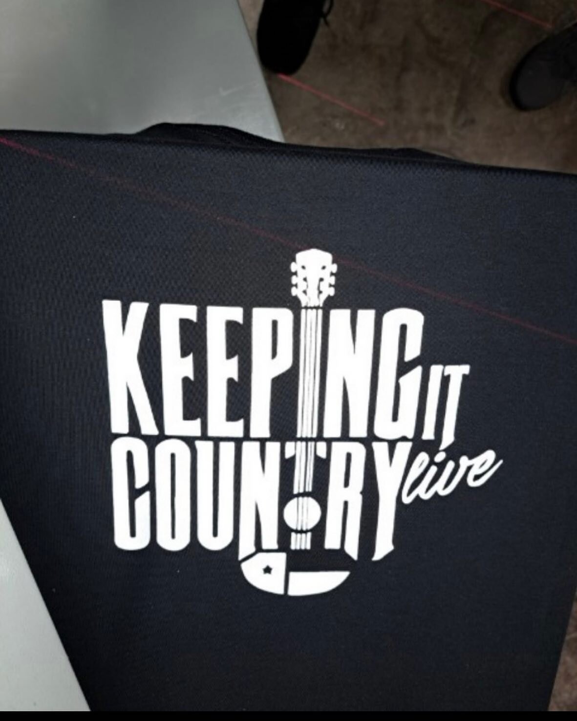 We were thrilled to make these shirts for country music singer, songwriter, Dave Gore!
🎵 🧩 🎵🧩
@davegoremusic