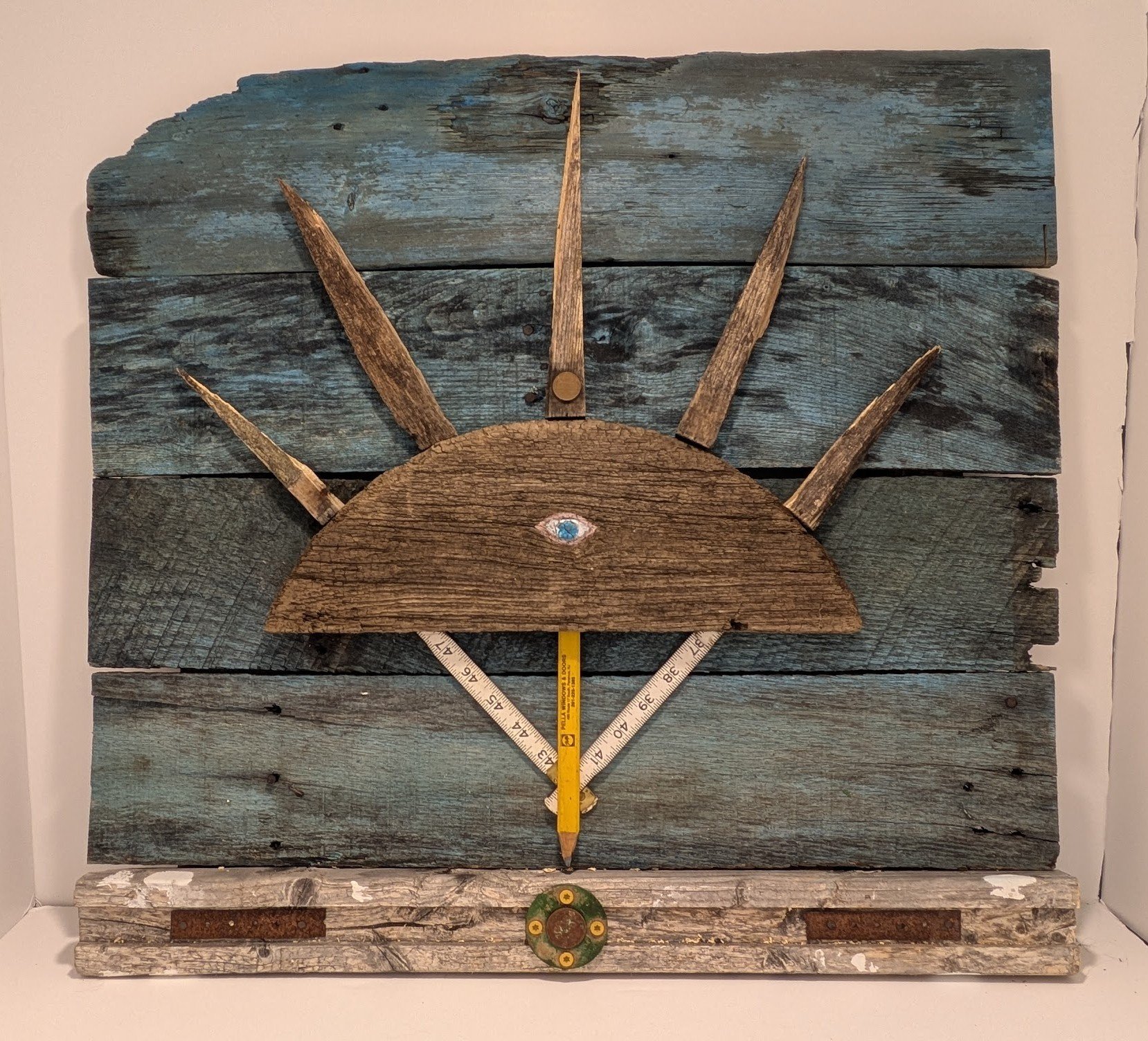 Tom Hitchins - Driftwood &amp; Found Objects - Gallery Hours
