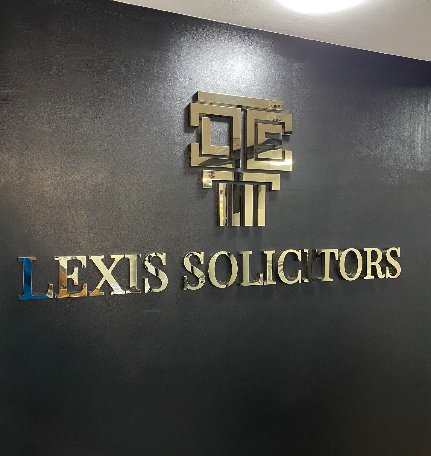 We had the opportunity to do some amazing sign works for @lexissolicitors the past few weeks for their 2 offices in Manchester and Huddersfield. Huge congratulations on the opening and we’re excited to dive in to the next site. How absolutely a