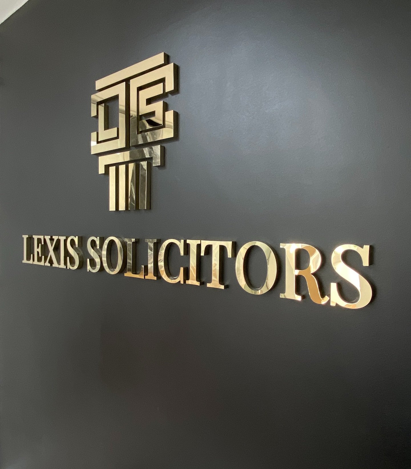 From design to installation we’ve got you covered every step of the way @rapidsignsuk
#manchesterbusiness #manchesterbusinesses #signsmanchester #manchestersigns #officesigns