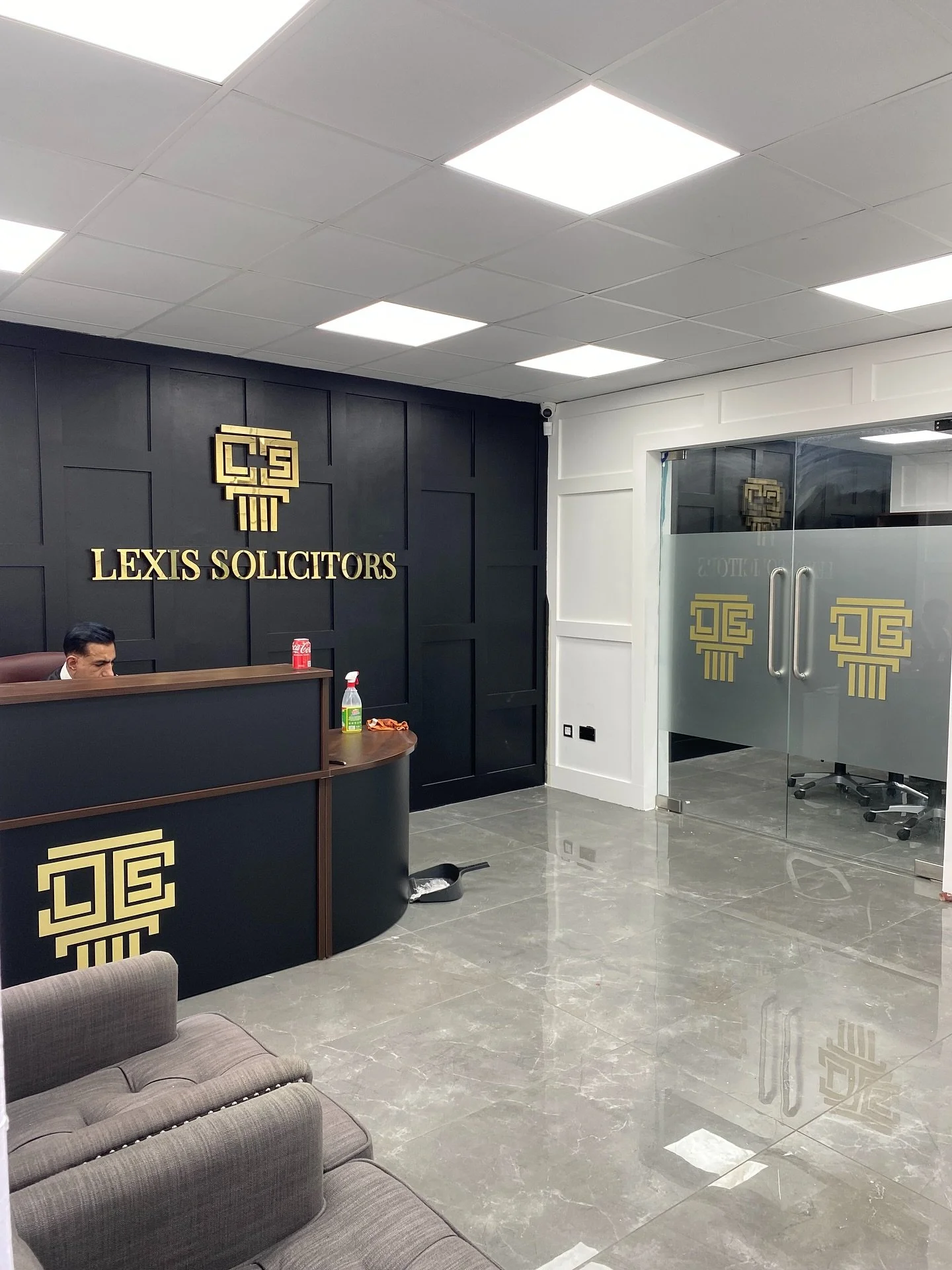 Huge congratulations to @lexissolicitors on the refurbishment of their offices. The whole place looks amazing and we had the chance to add the final touches.
#signcompany #bradfordbusiness #bradfordbusinesses #lawfirmbradford