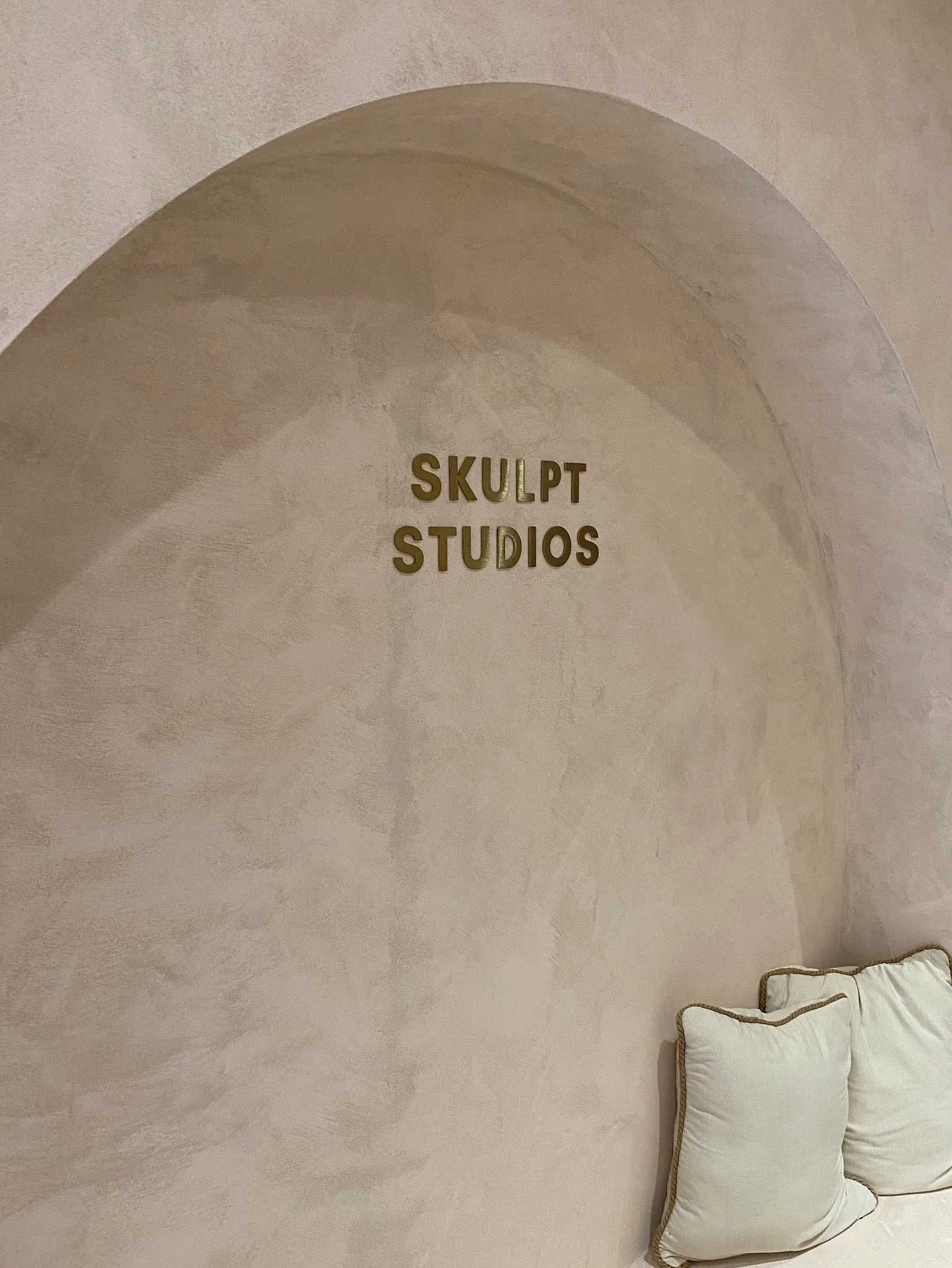 From design to installation, we’ve got you covered every step of the way.
@skulptstudios_ @skinsclinic_
#manchesterbusiness #manchesterbusinesses #marketingmanchester #manchesterskinclinic