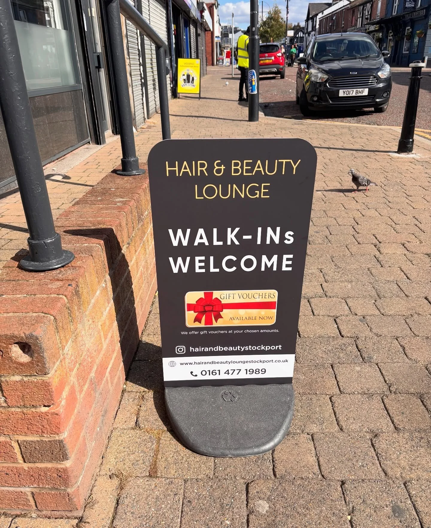 We were back delivering this little gem to @hairandbeautystockport for the final touches.
Your first step to promoting your business is being seen.
#manchesterbusiness #manchesterbusinesses #salonsigns #stockportbusiness