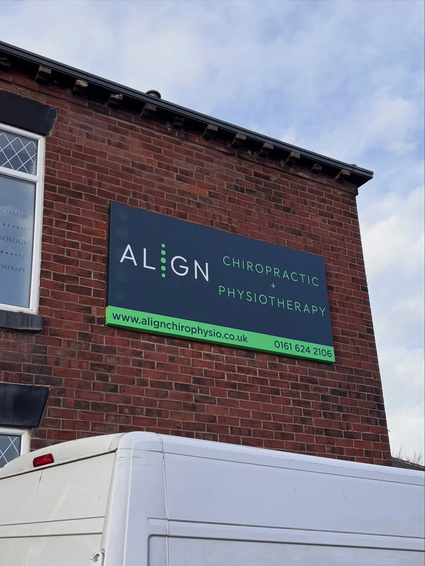 From design to installation we&rsquo;ve got you covered @rapidsignsuk 

#marketingmanchester #manchester #prestwichbusiness