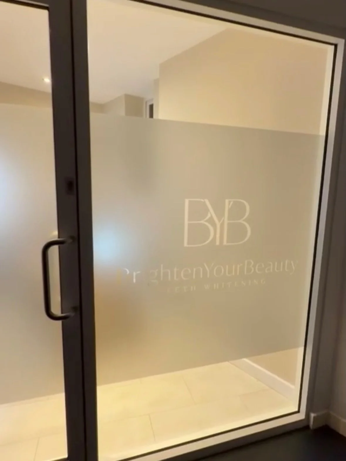 From design to installation we&rsquo;ve got you covered every step of the way @rapidsignsuk 

#manchesterbusiness #manchesterbusinesses