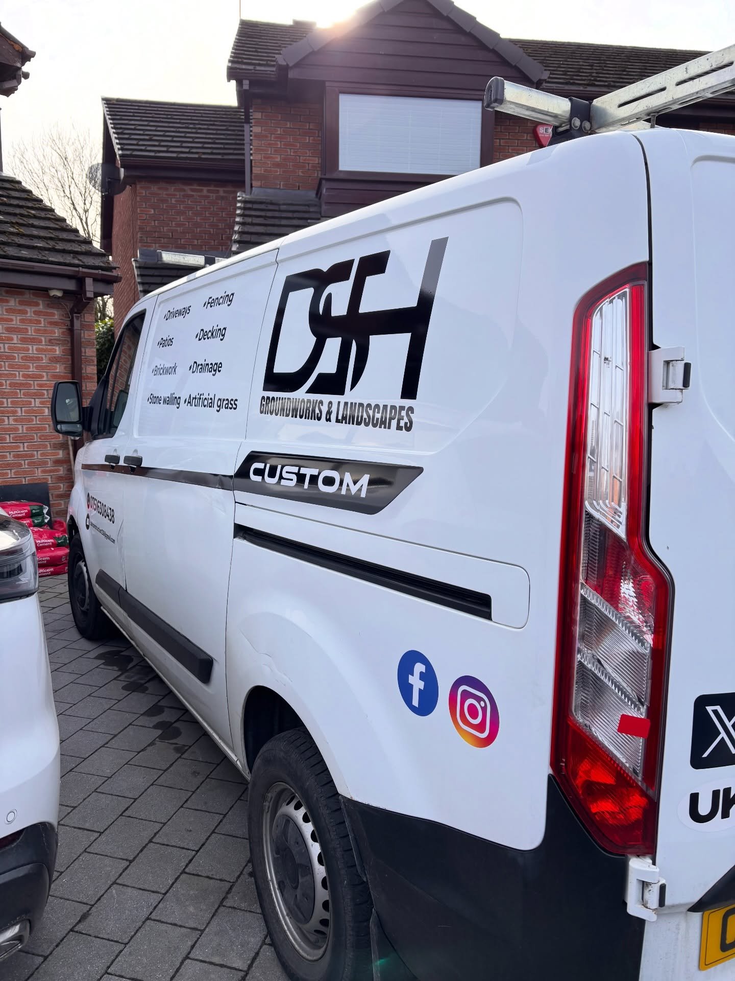 Vehicle graphics are your billboard on wheels and it&rsquo;s marketing that actually works. We had the pleasure of doing some graphics and a full redesign for @dsh_constructionandcivils . How good does this look. 

#manchesterbusiness #constructionma