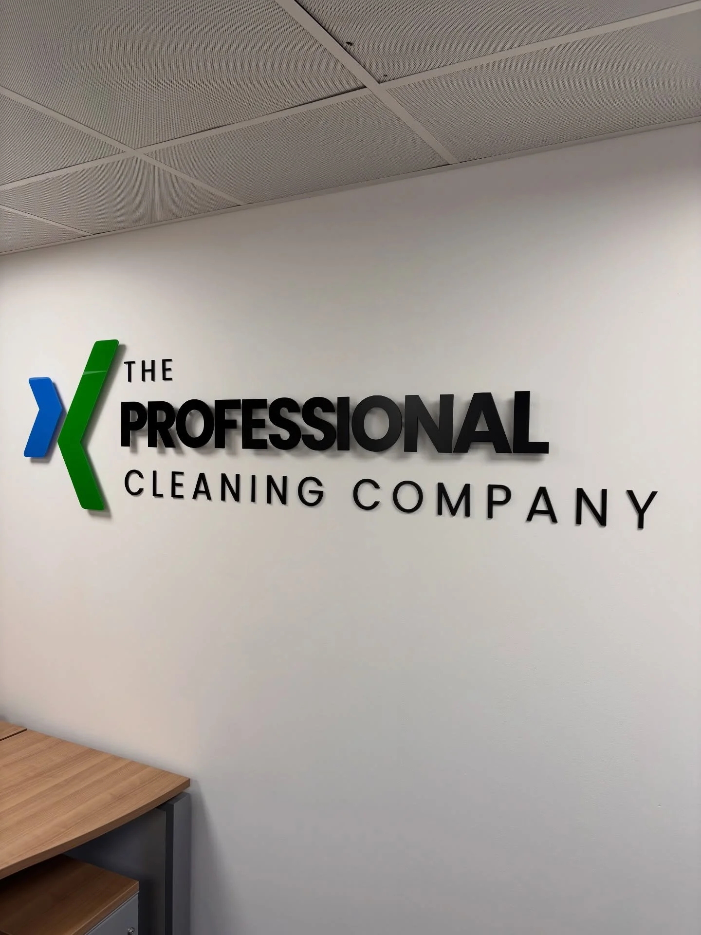 We were up @theprofessionalcleaningcompany brightening up the office with some bespoke branding. Huge congratulations on the new office and how amazing does this look? 😍

#manchestersigns #manchesterbusiness #bespokesigns #officesignage