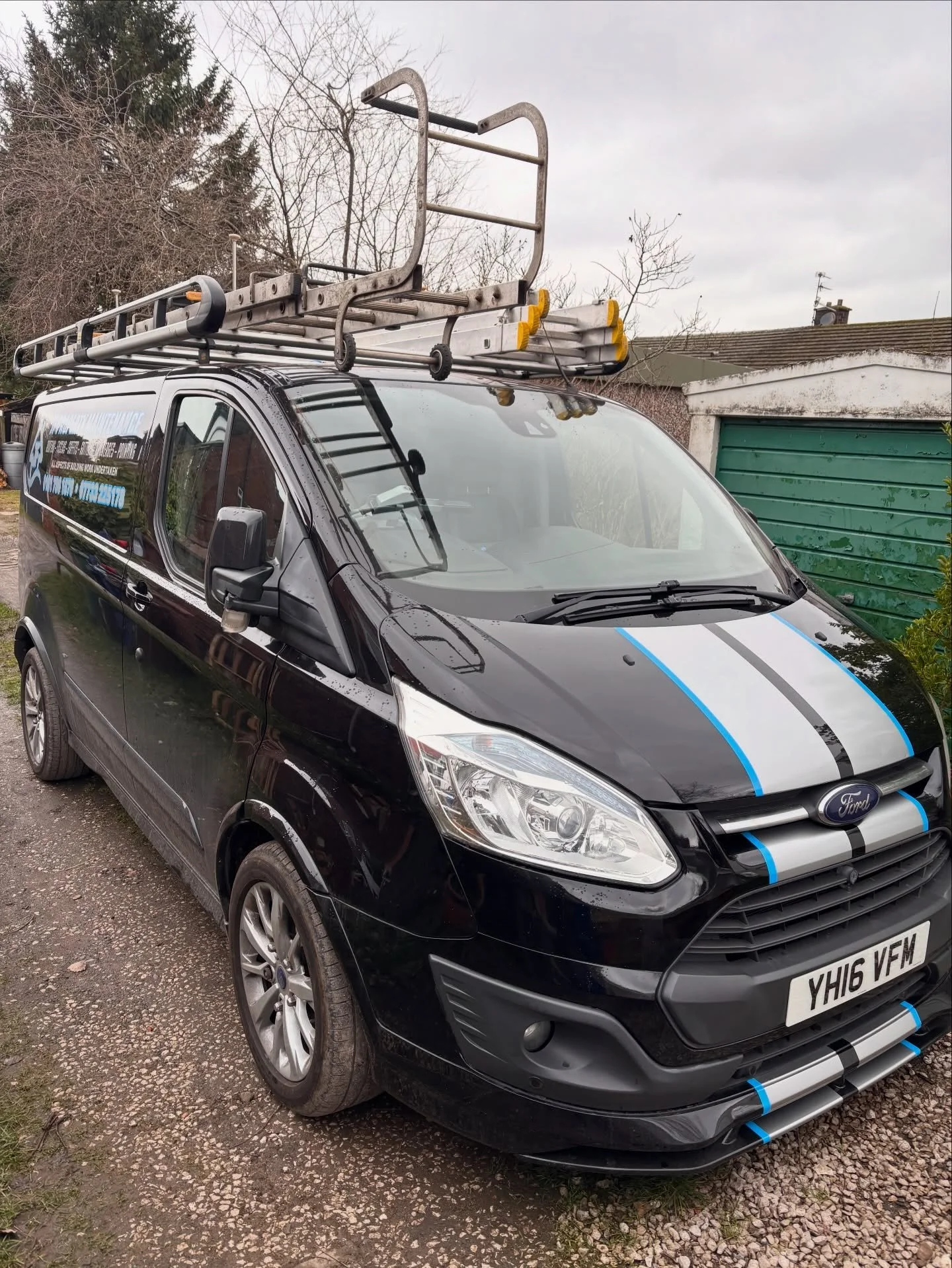 We were back @JFRpropertymaintenance for a few touches on the van. Some sport stripes to make it go faster 😂. How good does this look?

#manchesterbusiness #manchesterbusinesses #manchestersigns