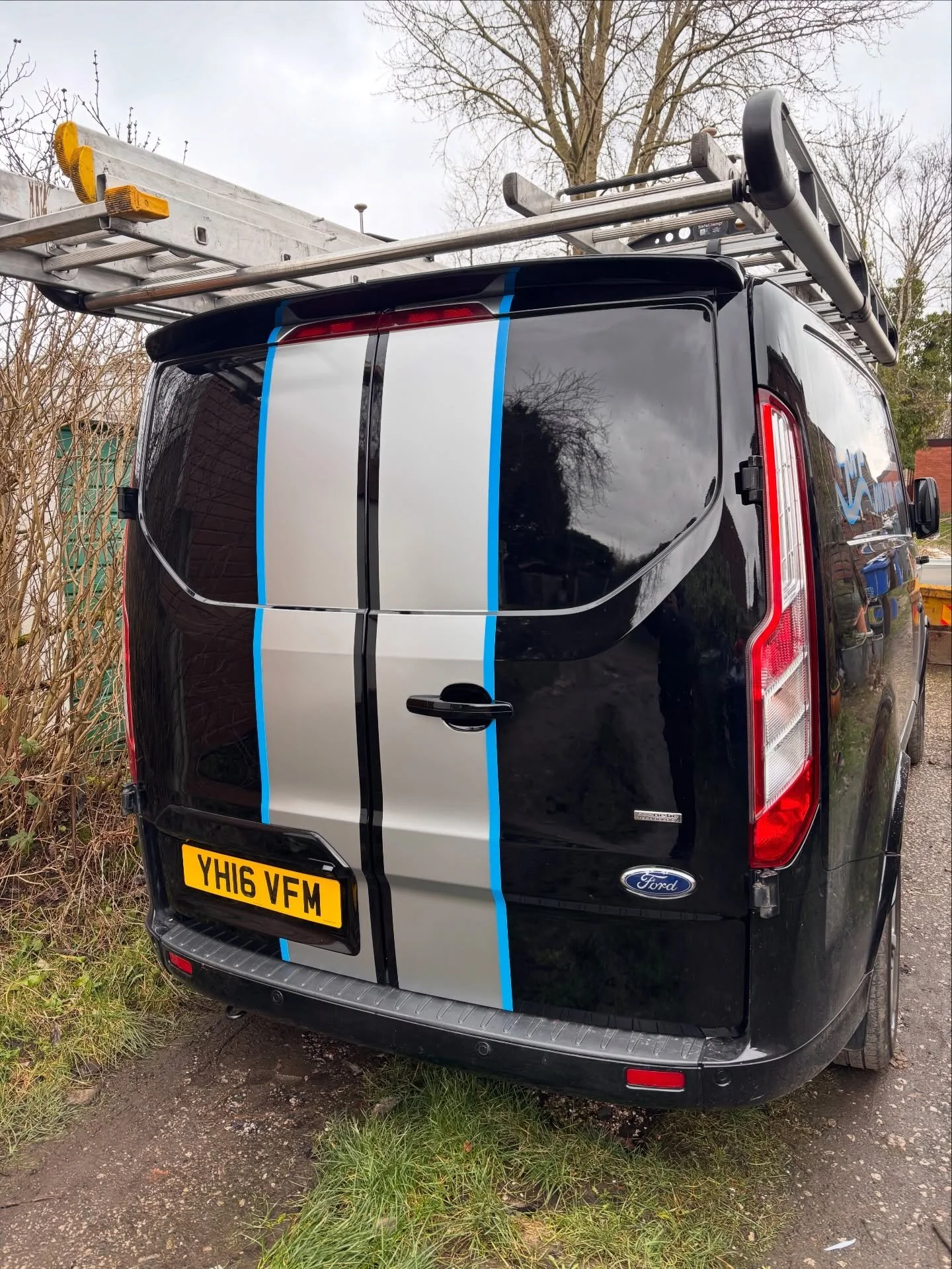 From design to install we&rsquo;ve got you covered @rapidsignsuk 

#manchesterbusiness #manchesterbusinesses #vansignage