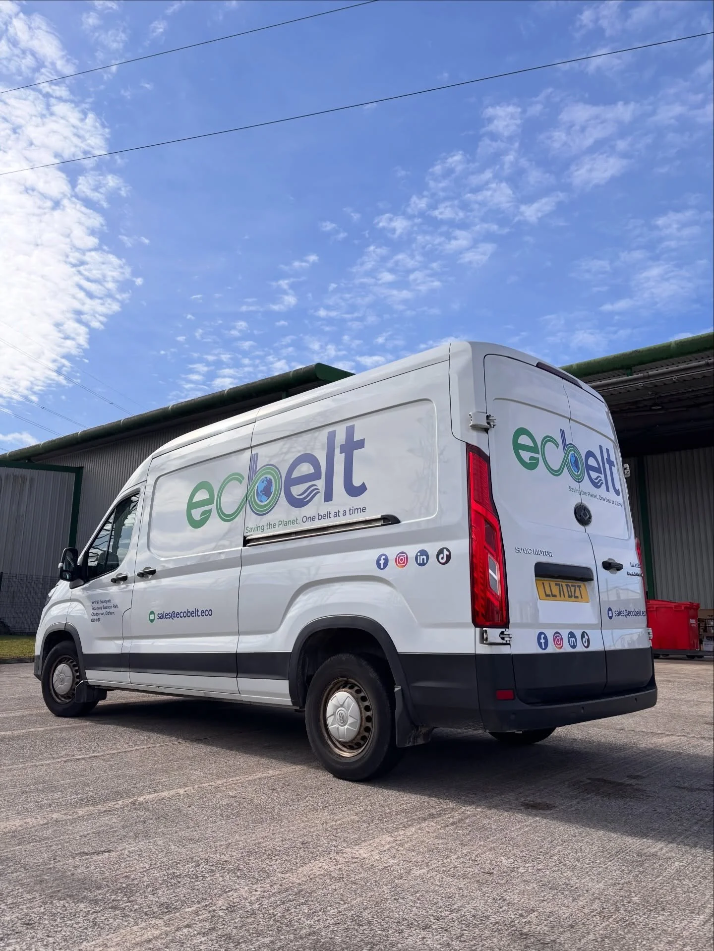 We were up @ecobelt_ltd today for some vehicle branding. How amazing does this look? 😍

#manchesterbusiness #manchesterbusinesses #vehiclebranding