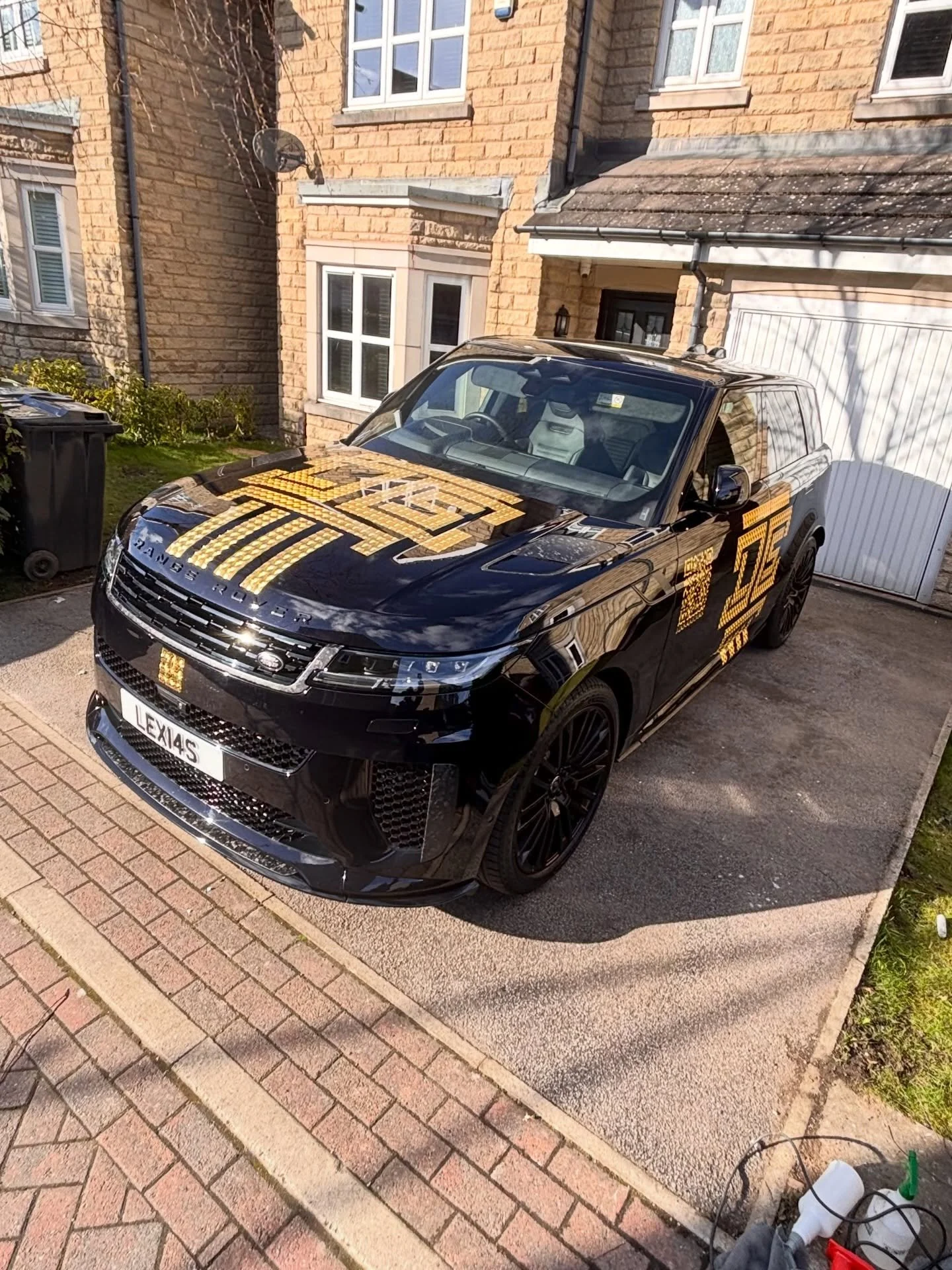 We were told it needs to be blingy, bold and something no one has had before. We delivered! 

#manchesterbusiness #manchesterbusinesses #bling