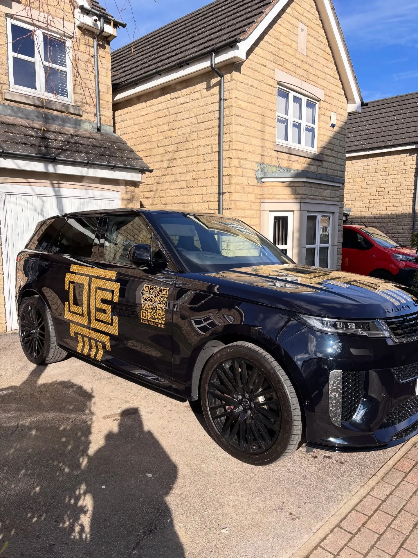 From design to install we&rsquo;ve got you covered every step of the way @rapidsignsuk 

#manchesterbusiness #manchesterbusinesses #vehiclewrap