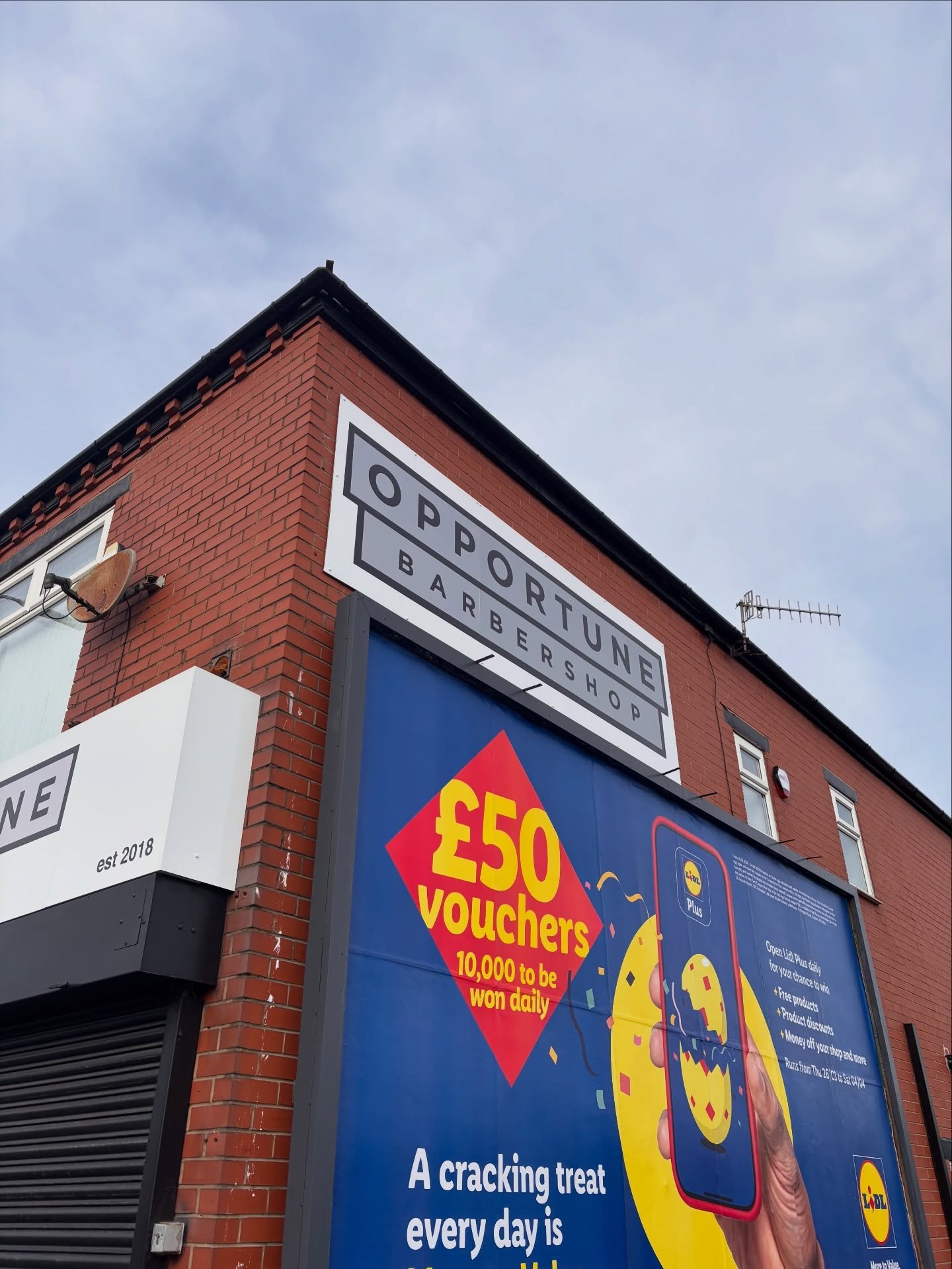 From design to install, we&rsquo;ve got you covered every step of the way @rapidsignsuk . We pride ourselves on a great service, speed and most of all quality. Let us help you get it right the first time. 😊

#manchesterbusiness #manchesterbusinesses