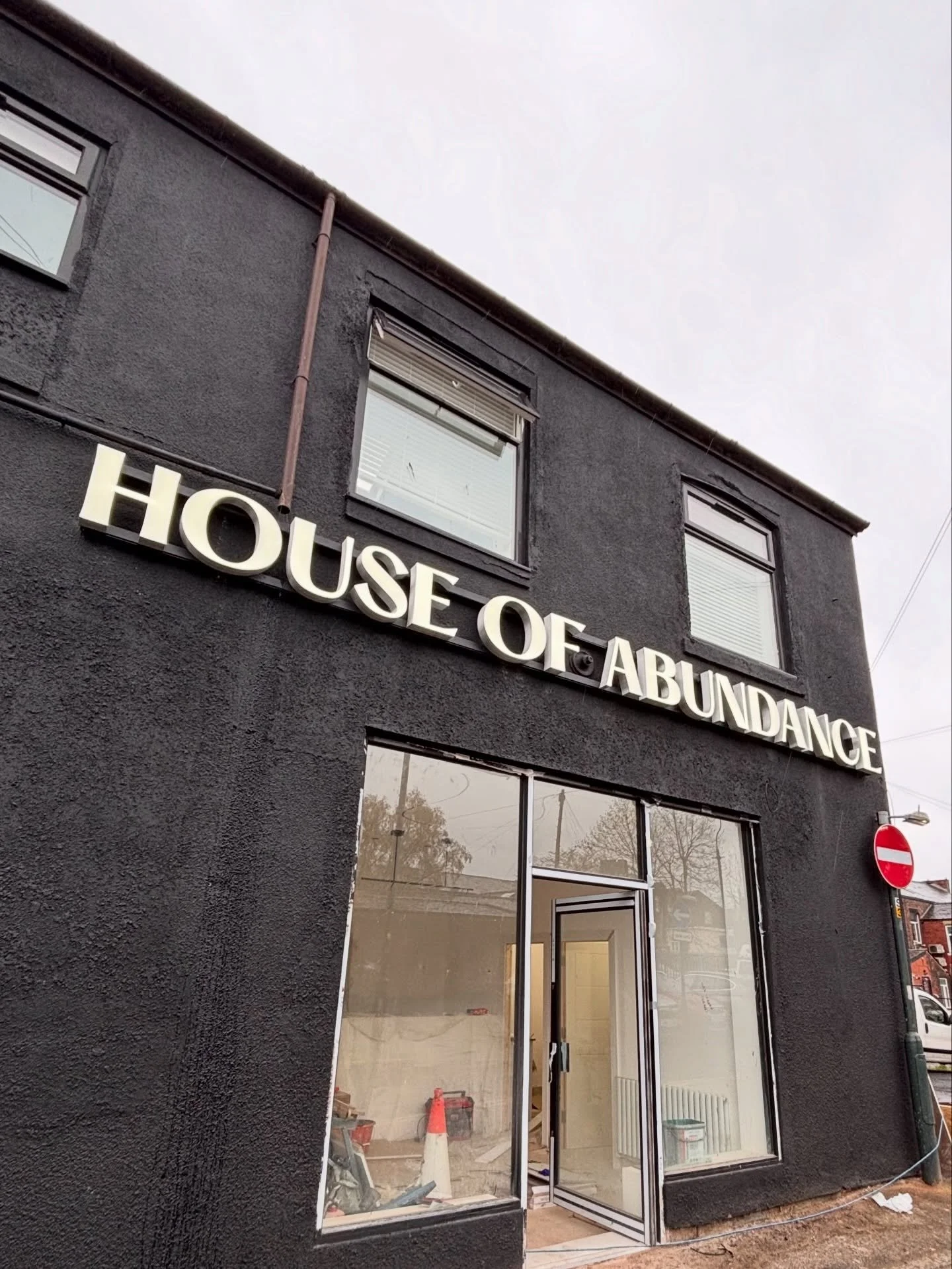 From design to install we&rsquo;ve got you covered @rapidsignsuk 

#manchesterbusiness #manchesterbusinesses #oldhamclinic