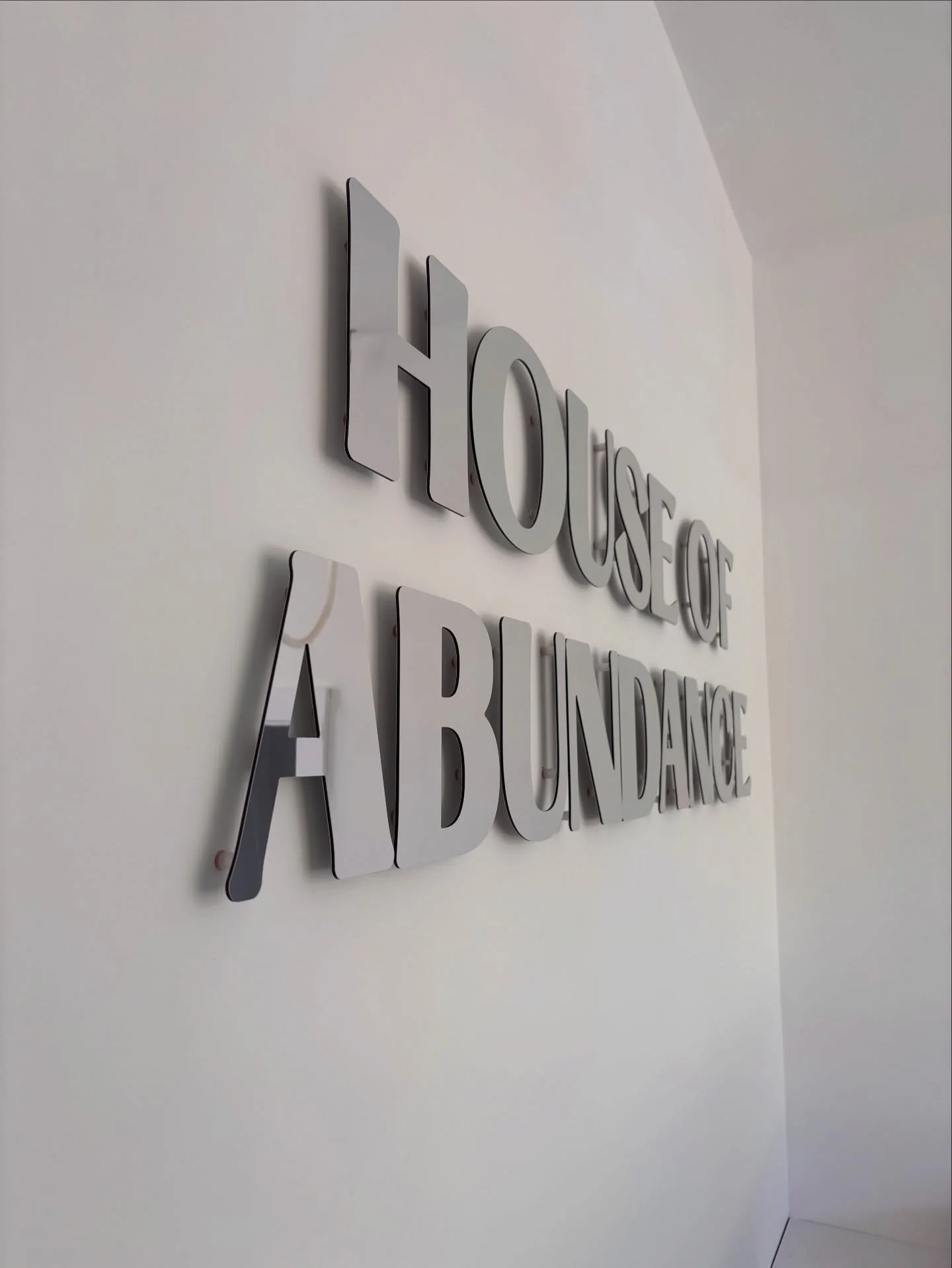 From design to install we&rsquo;ve got you covered @rapidsignsuk 

#manchesterbusiness #manchesterbusinesses #aesthetics