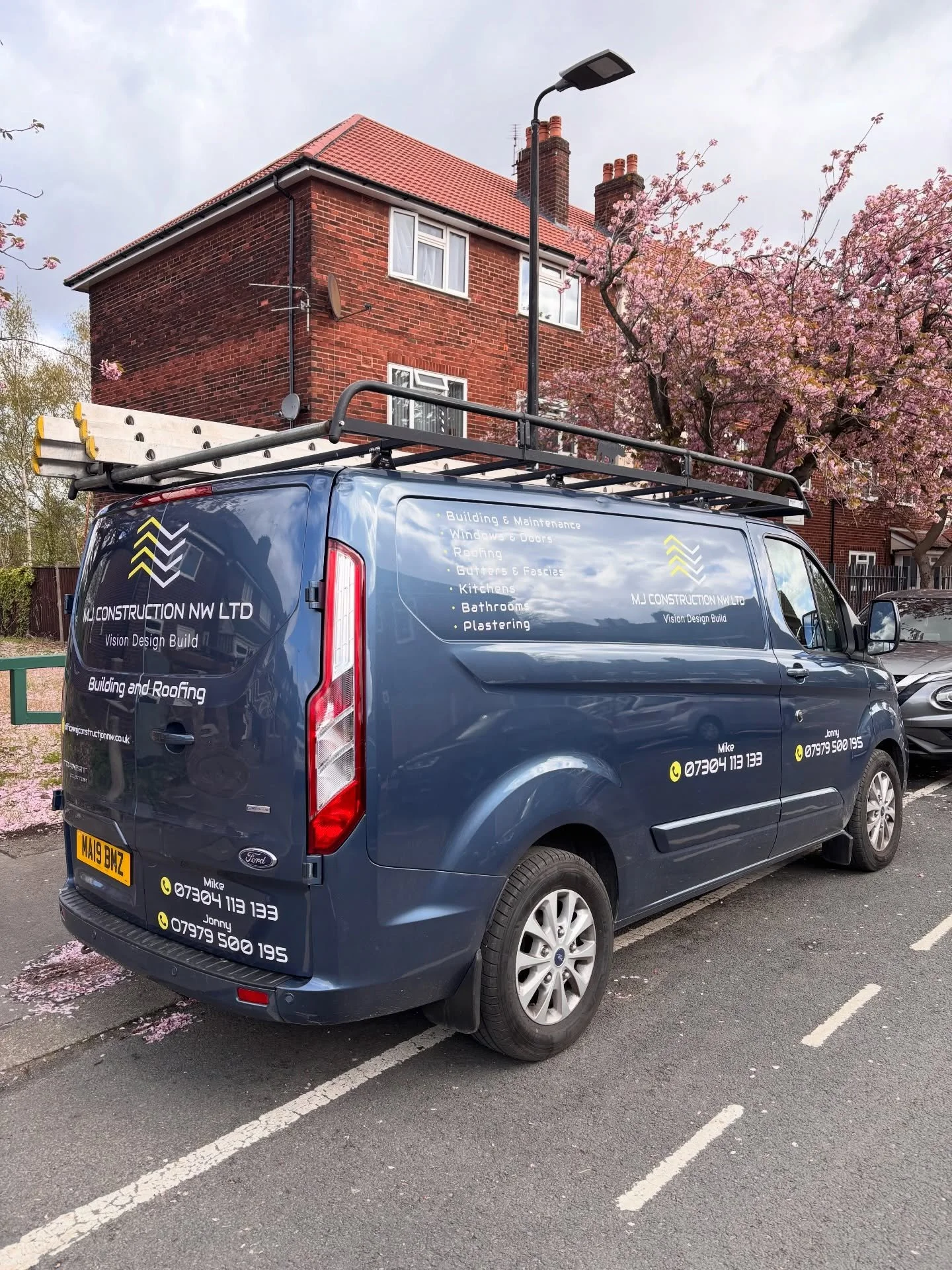 From design to install we&rsquo;ve got you covered @rapidsignsuk 

#manchesterbusiness #manchesterbusinesses #rapidsigns