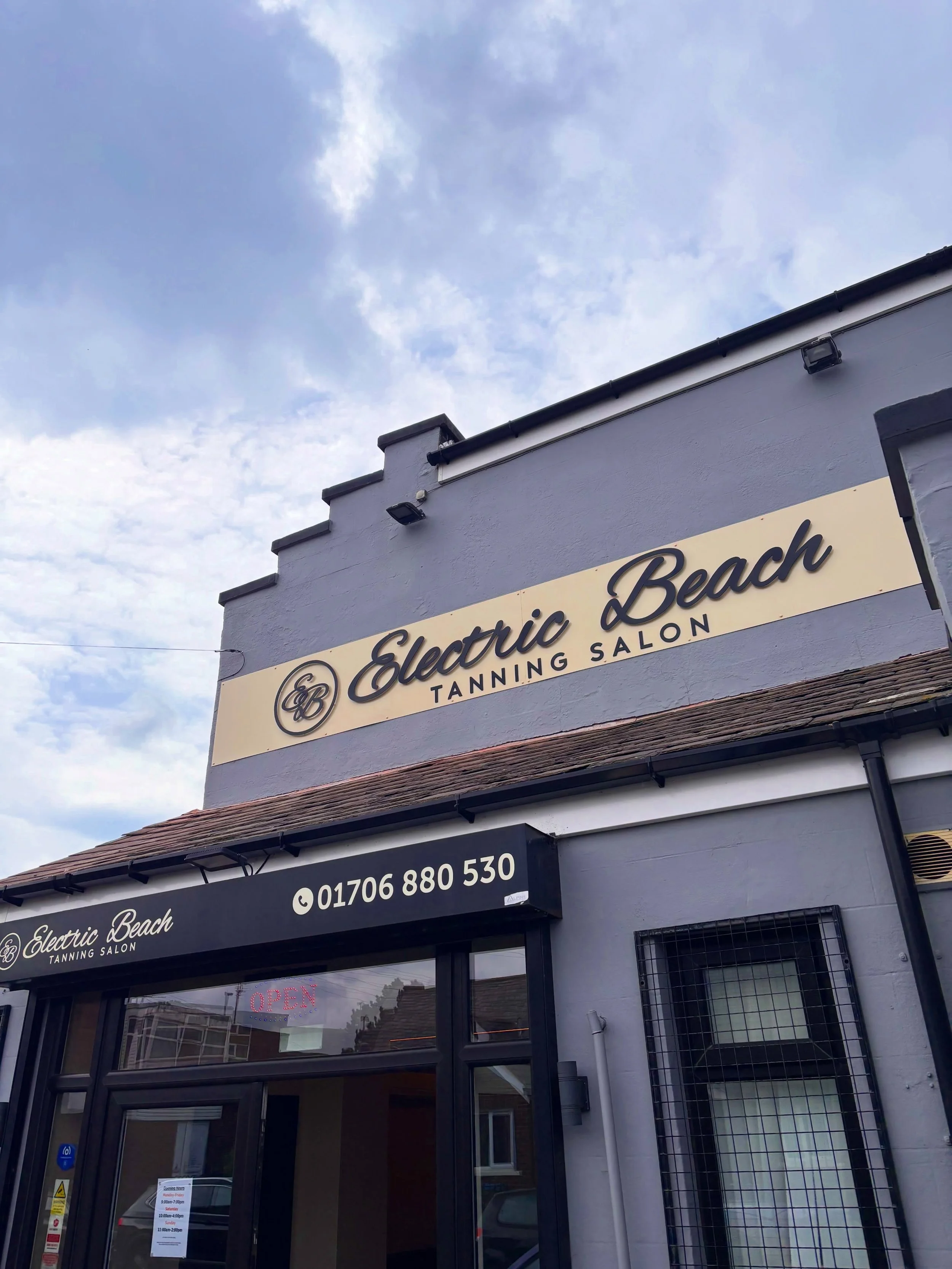 We are so proud of this one, huge thank you @electricbeachshaw for trusting us with your vision. How amazing do these look? 😍

#manchesterbusiness #manchesterbusinesses #shawbusiness #tanningsalon