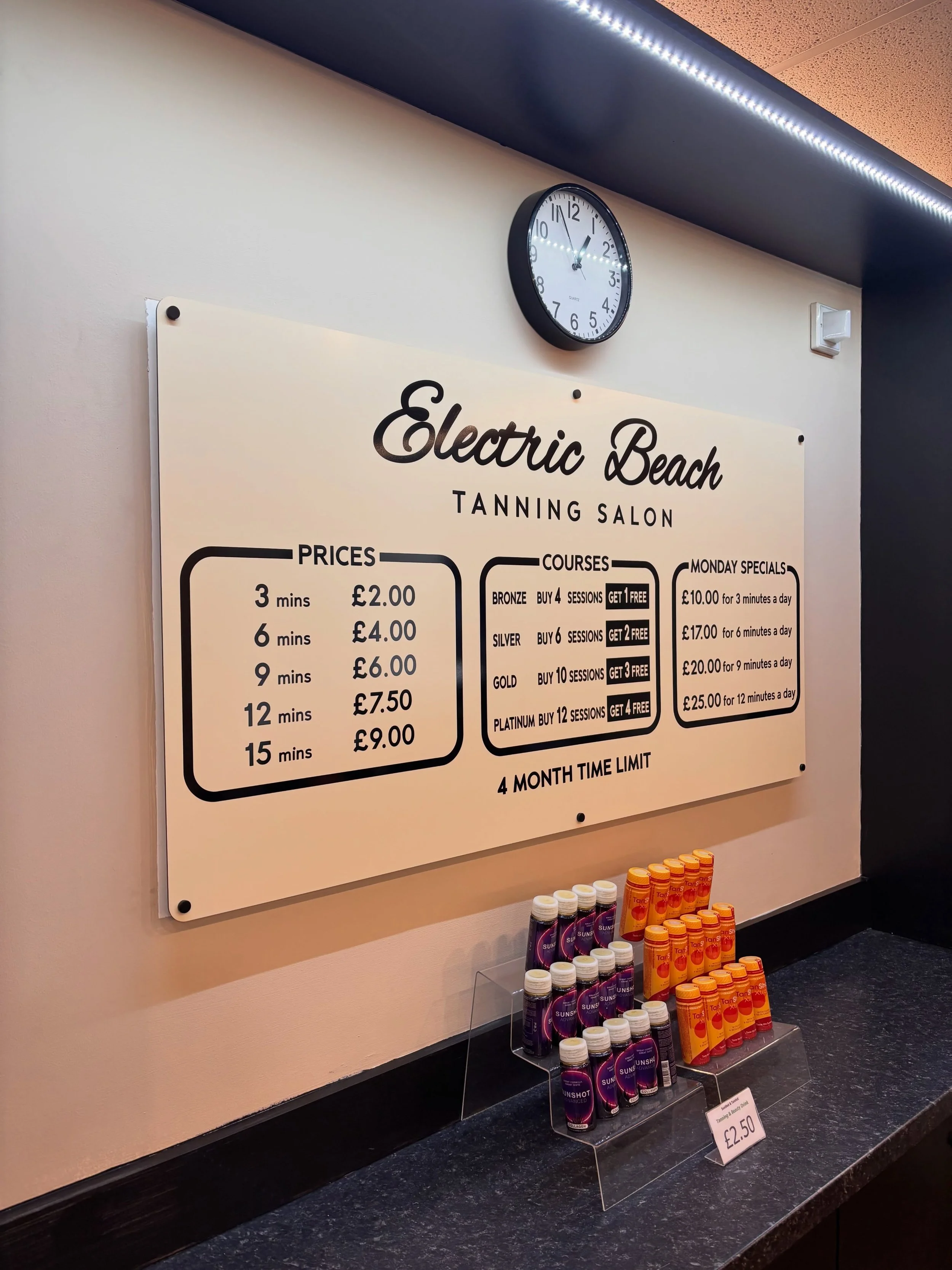 From design to install we&rsquo;ve got you covered every step of the way @rapidsignsuk 

#rapidsigns #manchesterbusiness #signideas